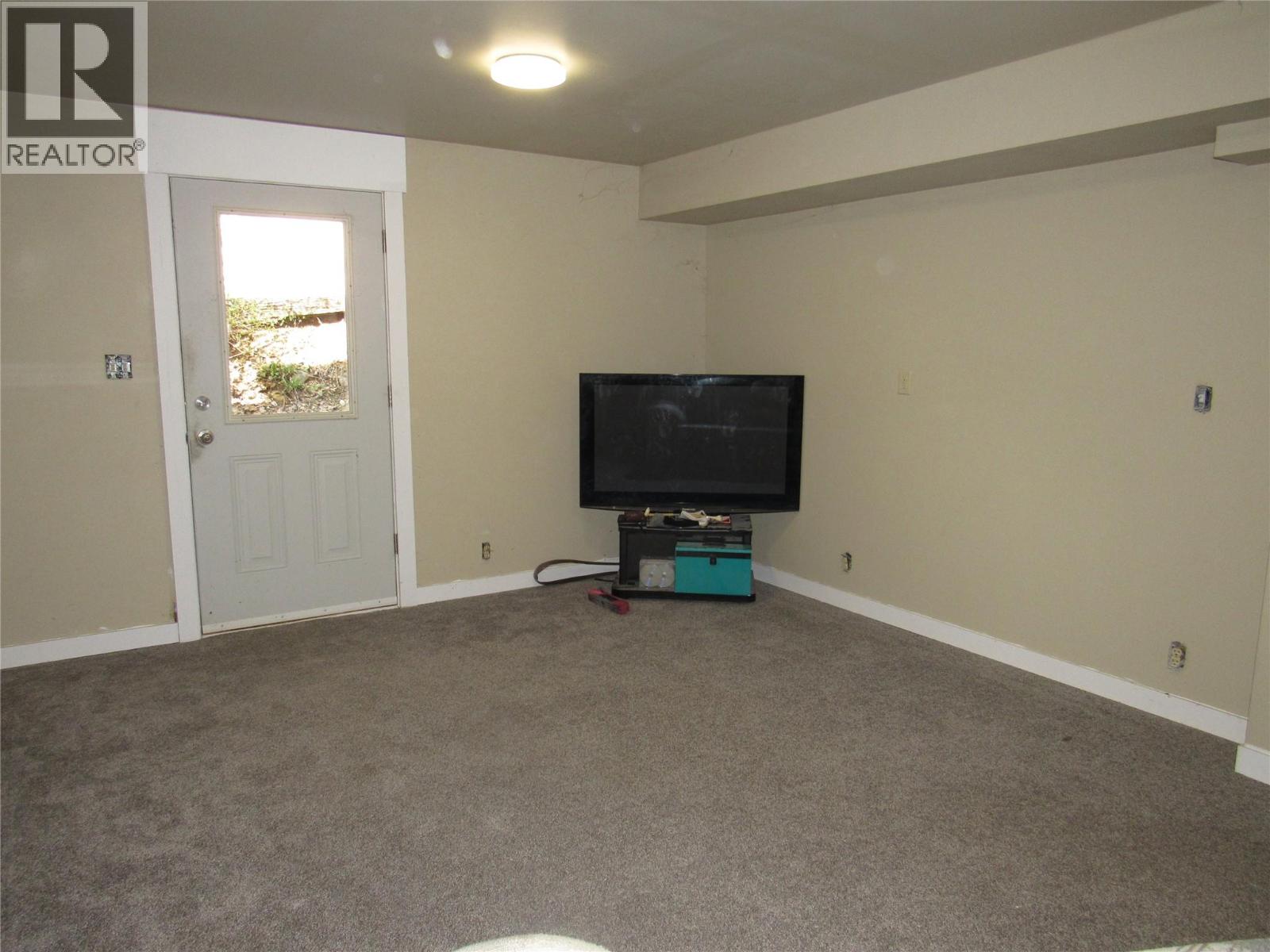 2565 3a Highway, Castlegar, British Columbia  V1N 4P5 - Photo 19 - 10382833