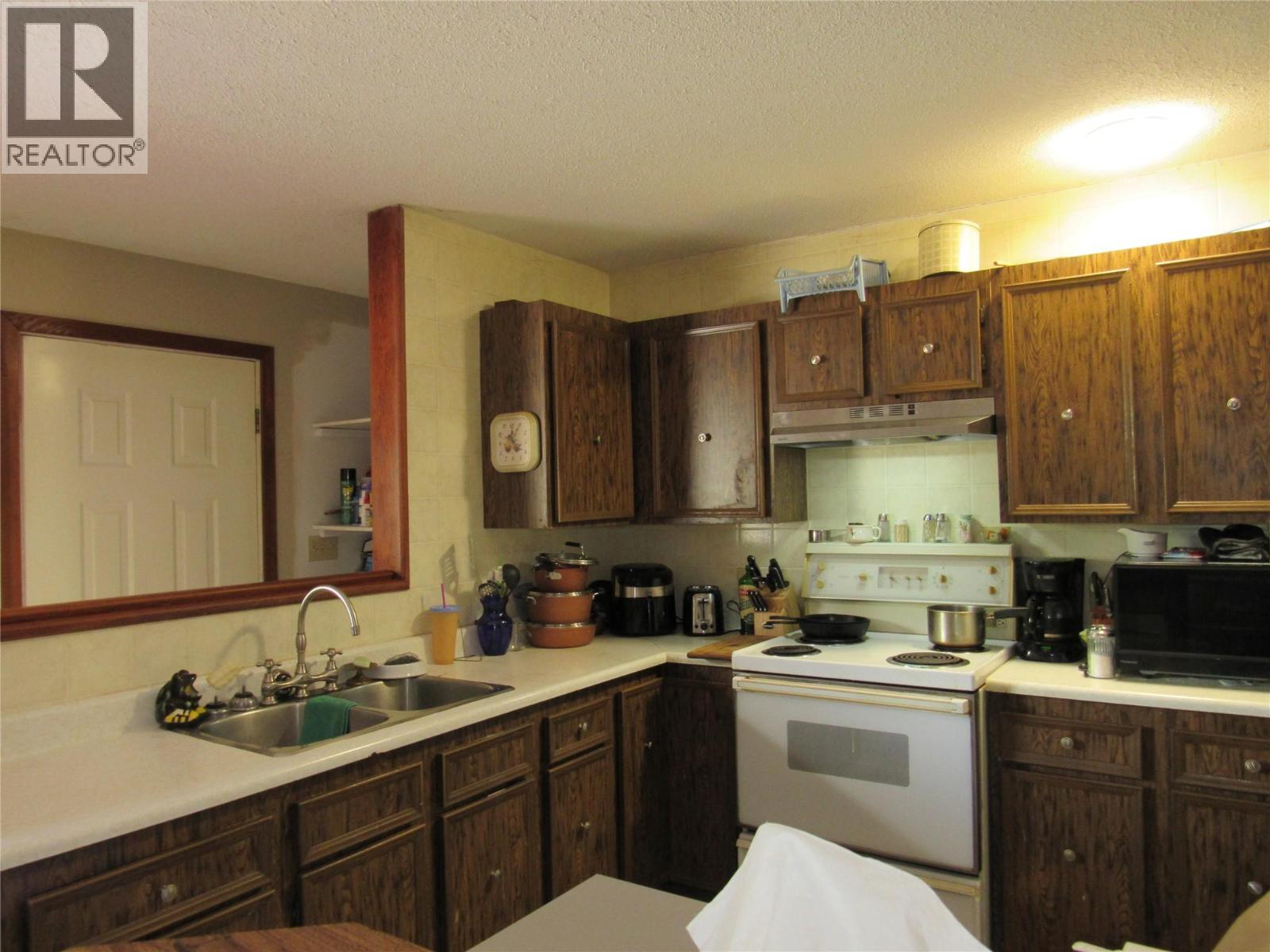 2565 3a Highway, Castlegar, British Columbia  V1N 4P5 - Photo 3 - 10382833