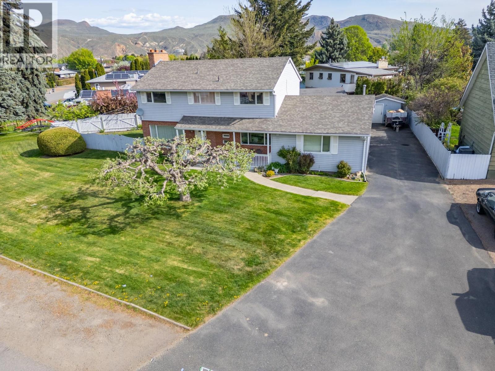 751 Ridgeview Terrace, Kamloops, British Columbia  V2B 4G8 - Photo 2 - 10385911