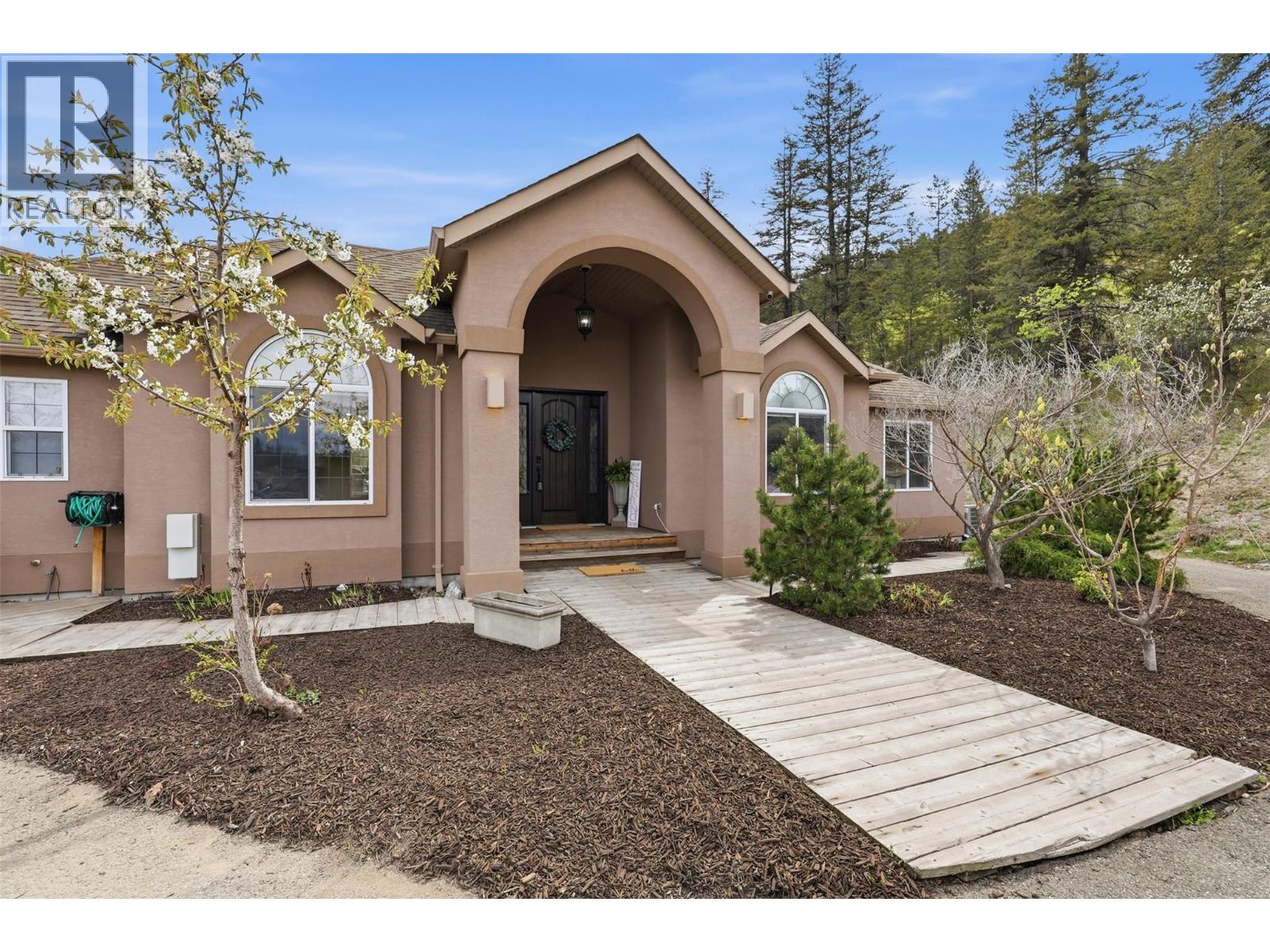 2001 Hugh Allan Drive, Kamloops, British Columbia  V1S 2B6 - Photo 4 - 10375682