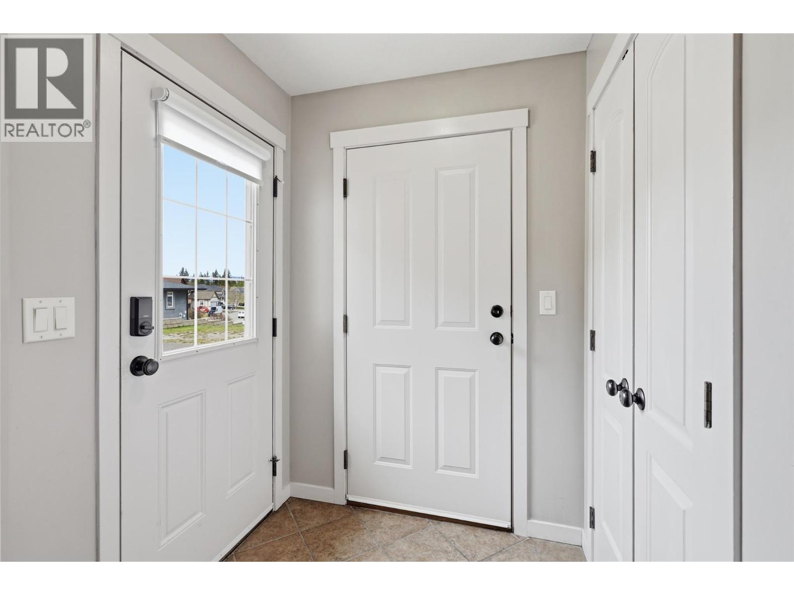 2001 Hugh Allan Drive, Kamloops, British Columbia  V1S 2B6 - Photo 43 - 10375682