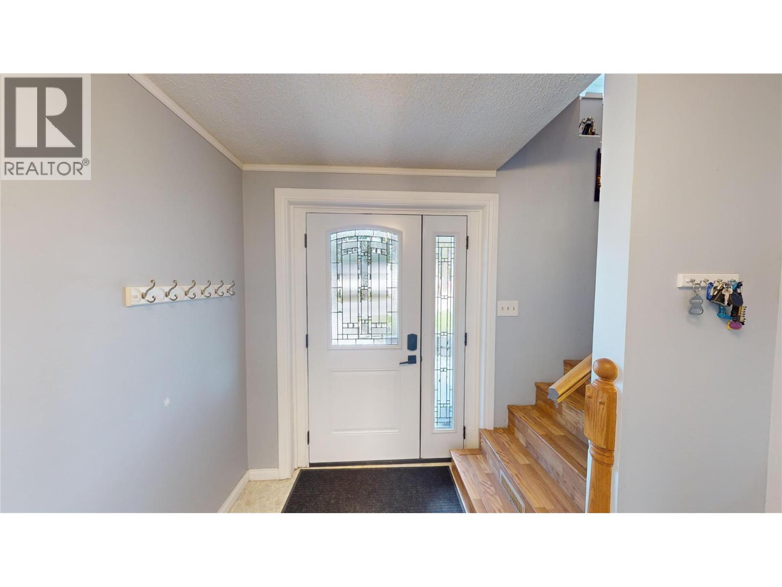 2617 2nd Street S, Cranbrook, British Columbia  V1C 1E3 - Photo 3 - 10385791