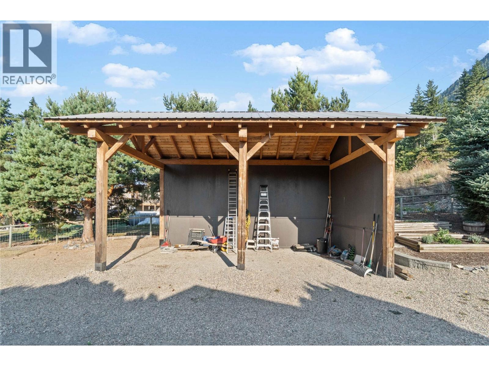 760 Mobley Road, Tappen, British Columbia  V0E 2X1 - Photo 4 - 10381937