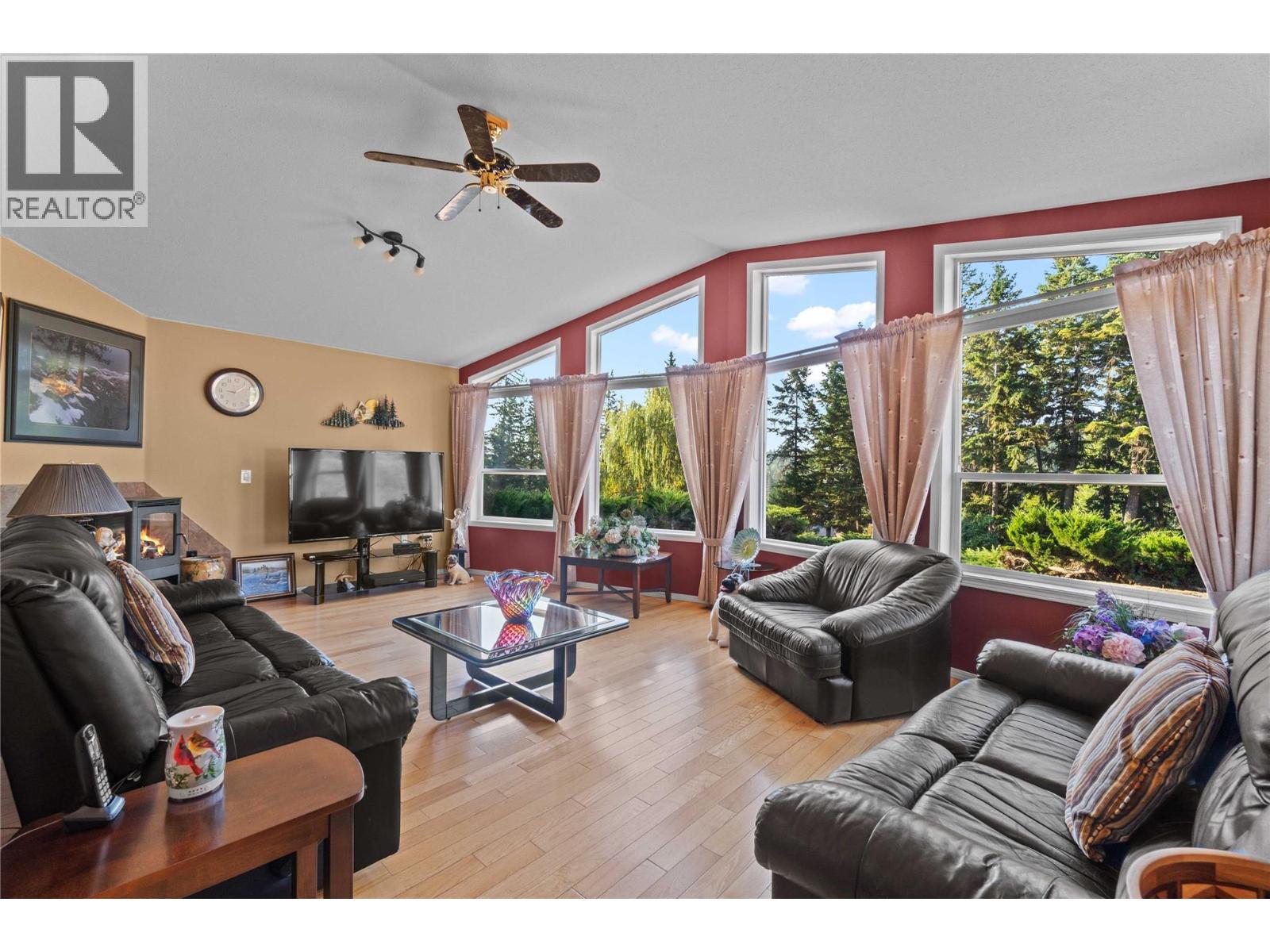 760 Mobley Road, Tappen, British Columbia  V0E 2X1 - Photo 6 - 10381937