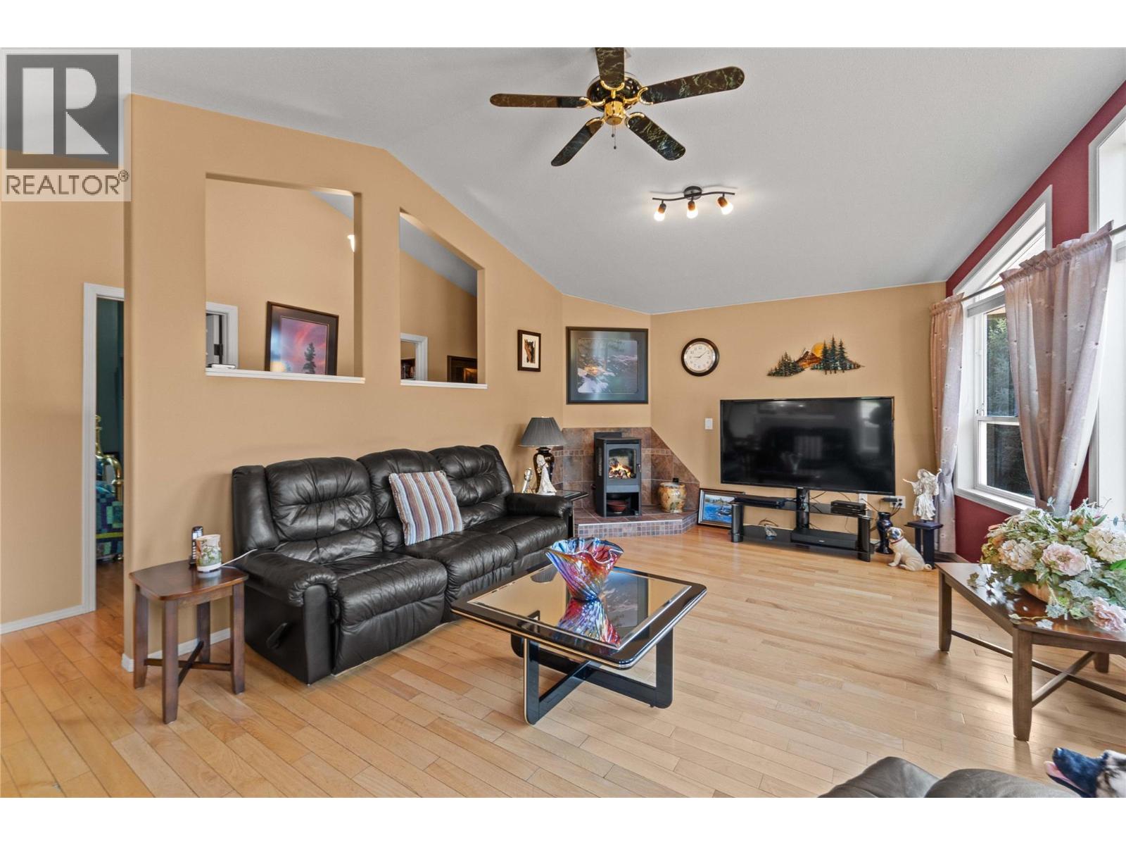 760 Mobley Road, Tappen, British Columbia  V0E 2X1 - Photo 8 - 10381937