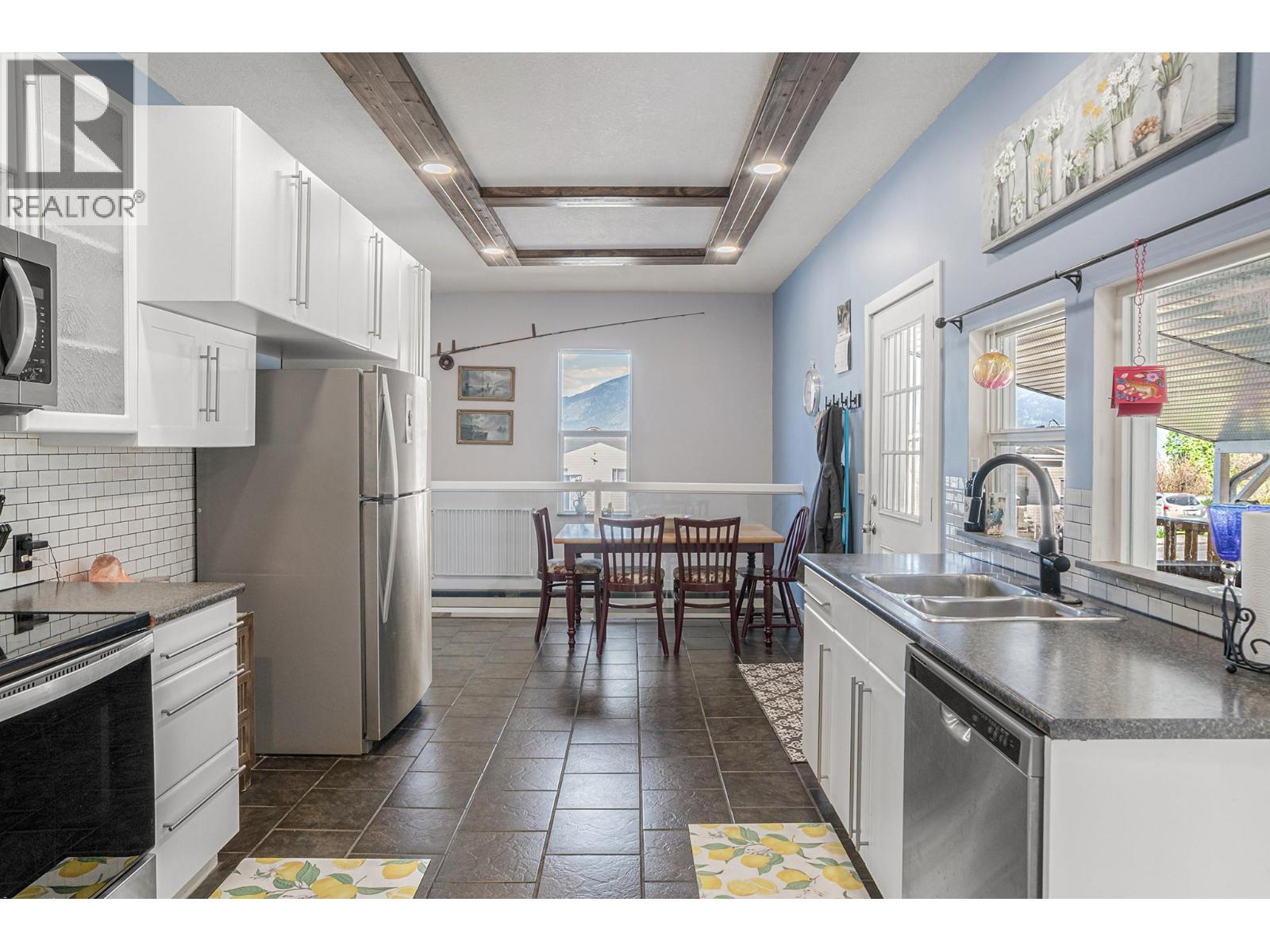 432 9th Avenue S, Creston, British Columbia  V0B 1G3 - Photo 4 - 10385839