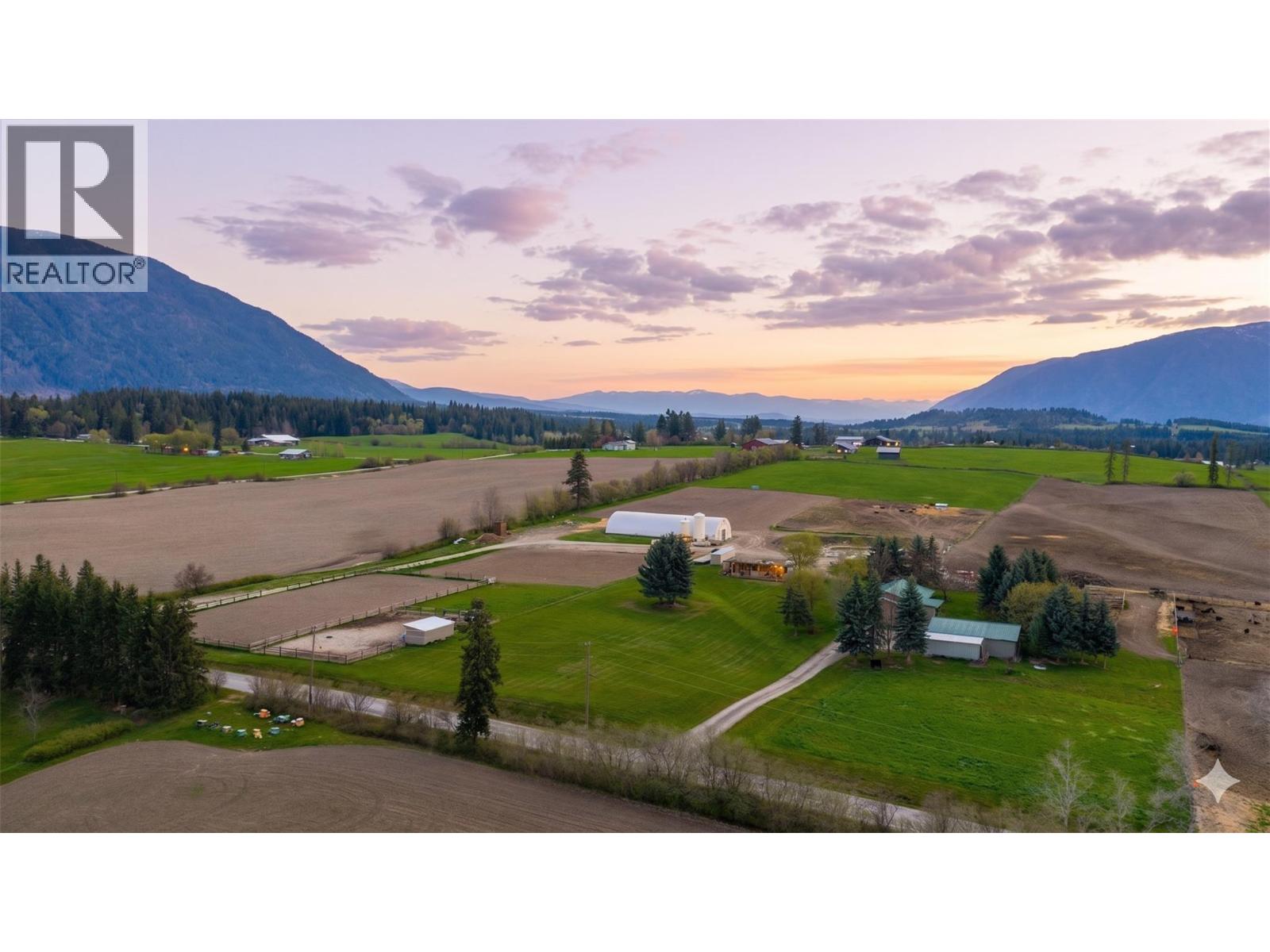 2315 16th Street, Lister, British Columbia  V0B 1G2 - Photo 1 - 10385645