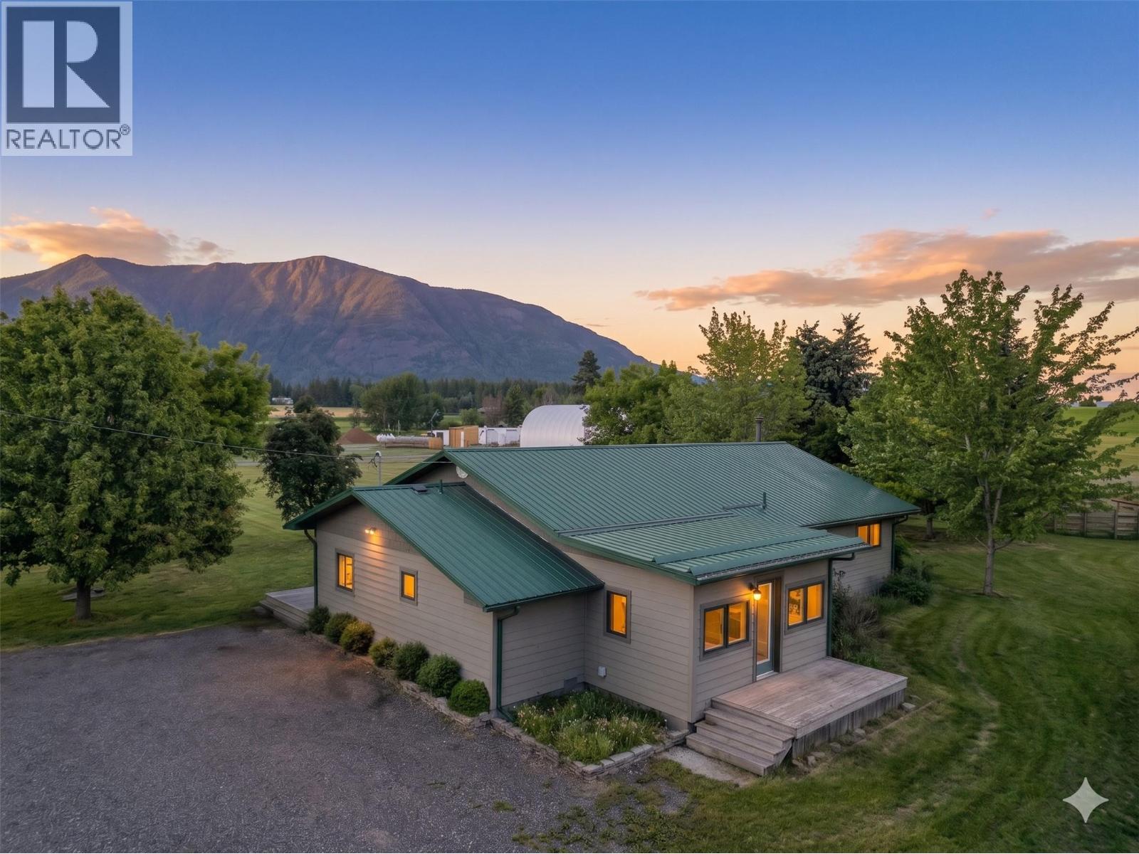 2315 16th Street, Lister, British Columbia  V0B 1G2 - Photo 2 - 10385645