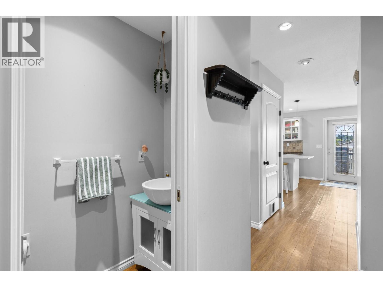 845 Hollydell Road, Kelowna, British Columbia  V1X 1L6 - Photo 14 - 10385673