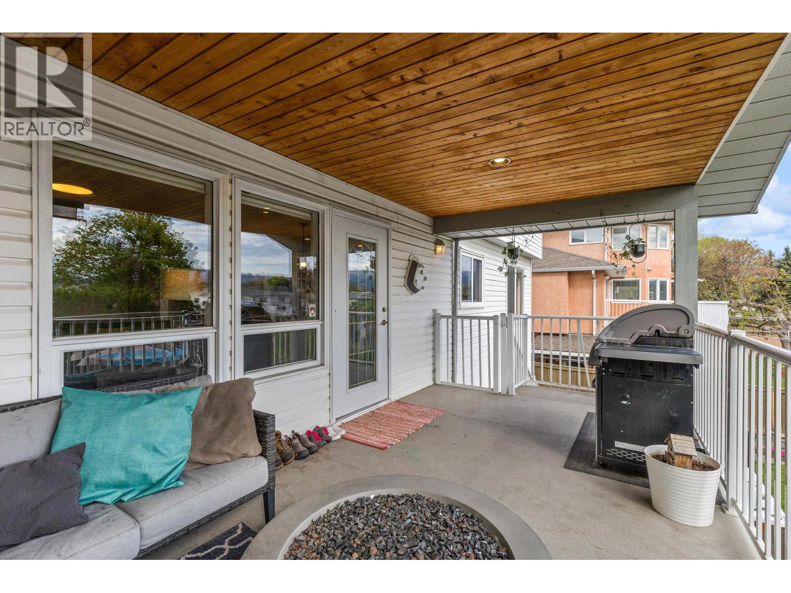 845 Hollydell Road, Kelowna, British Columbia  V1X 1L6 - Photo 46 - 10385673