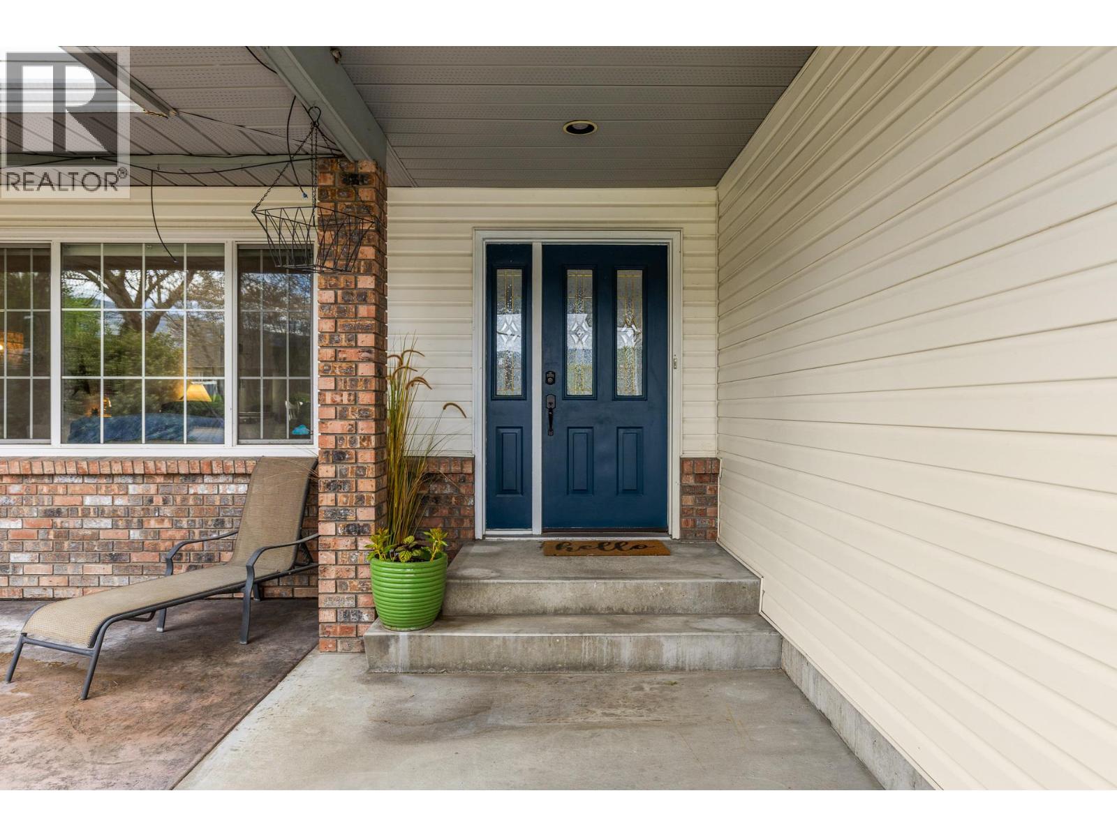 845 Hollydell Road, Kelowna, British Columbia  V1X 1L6 - Photo 5 - 10385673