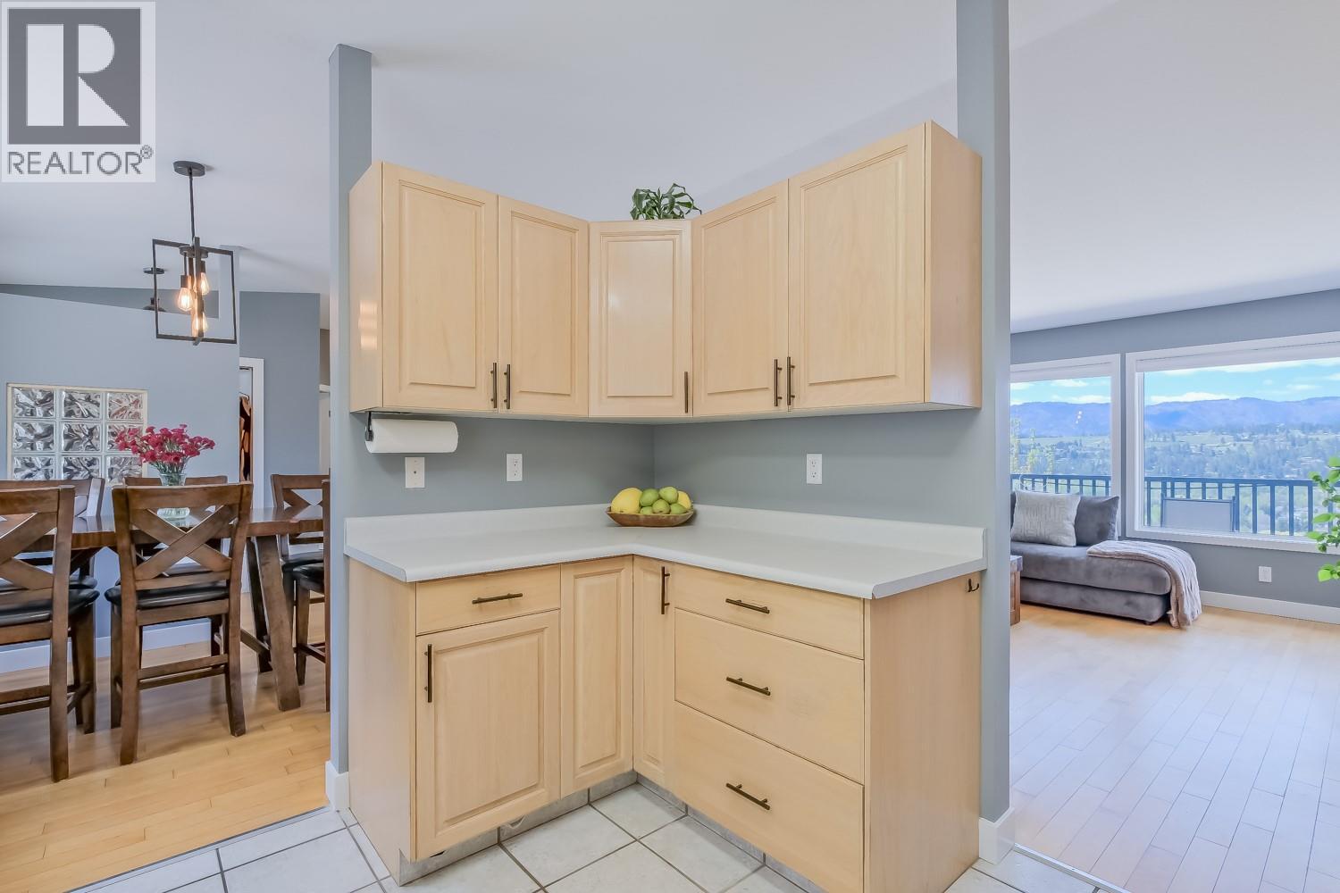 11420 Darlene Road, Lake Country, British Columbia  V4V 1Y4 - Photo 13 - 10385737