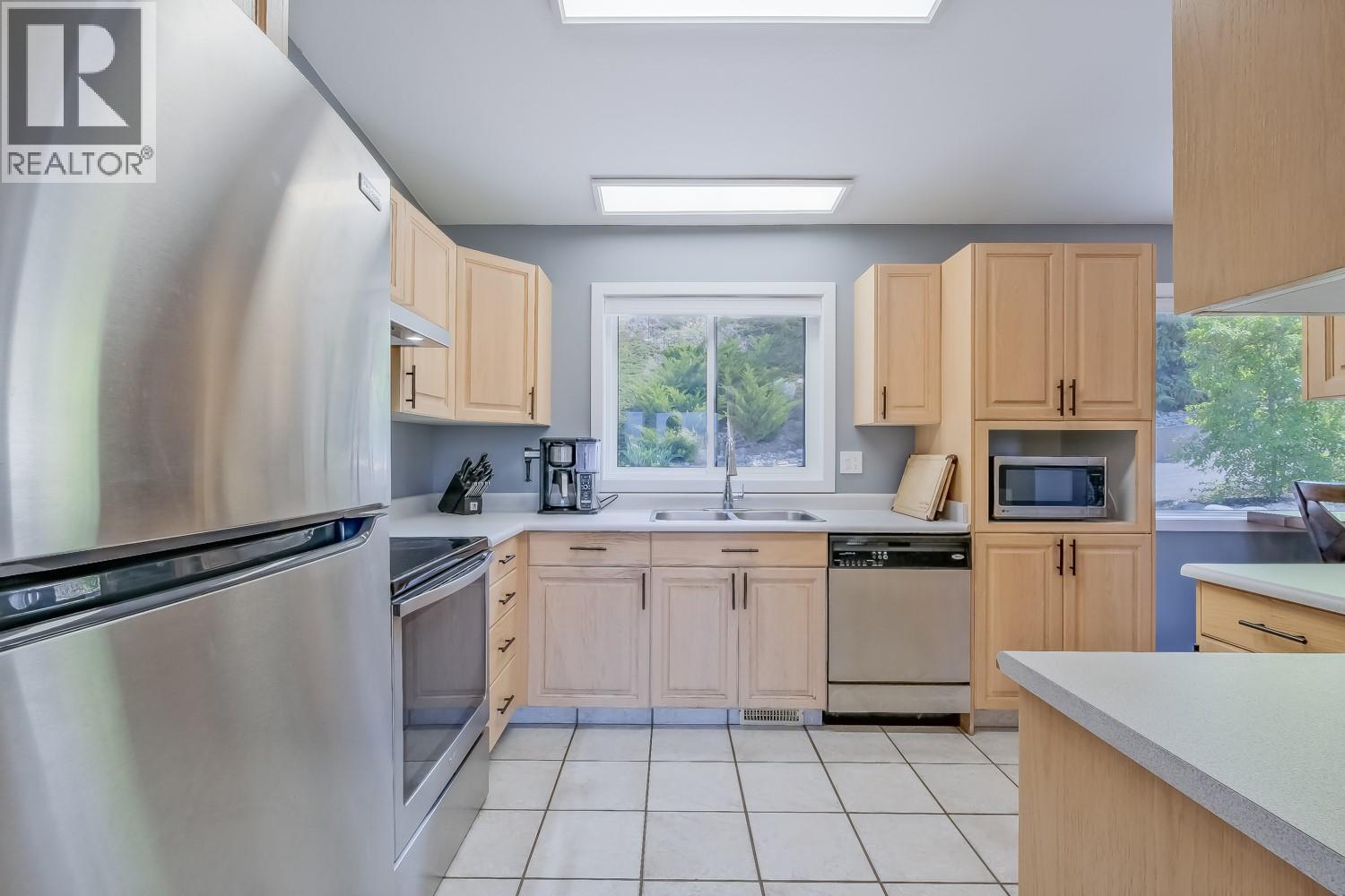 11420 Darlene Road, Lake Country, British Columbia  V4V 1Y4 - Photo 16 - 10385737
