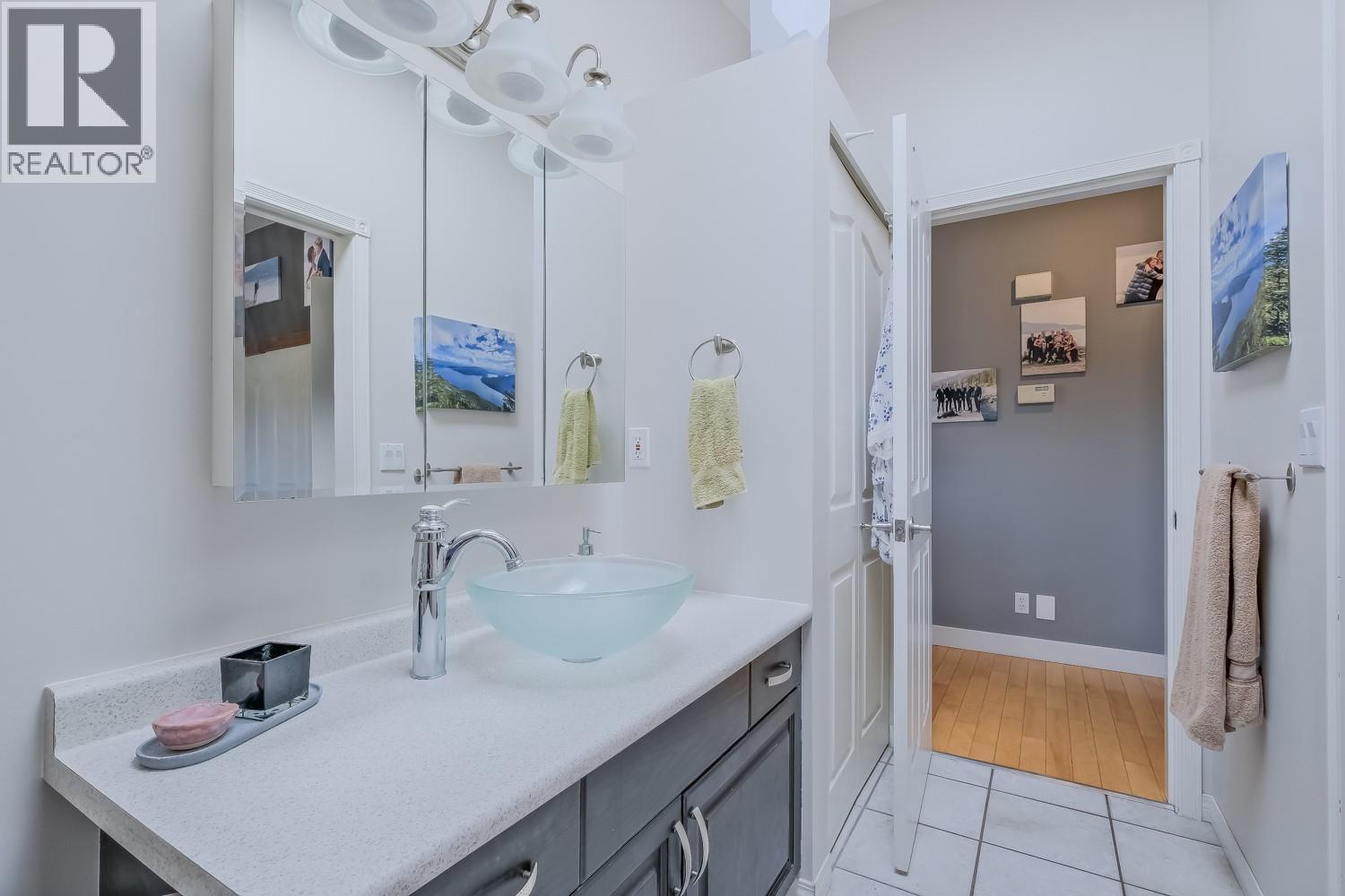 11420 Darlene Road, Lake Country, British Columbia  V4V 1Y4 - Photo 21 - 10385737