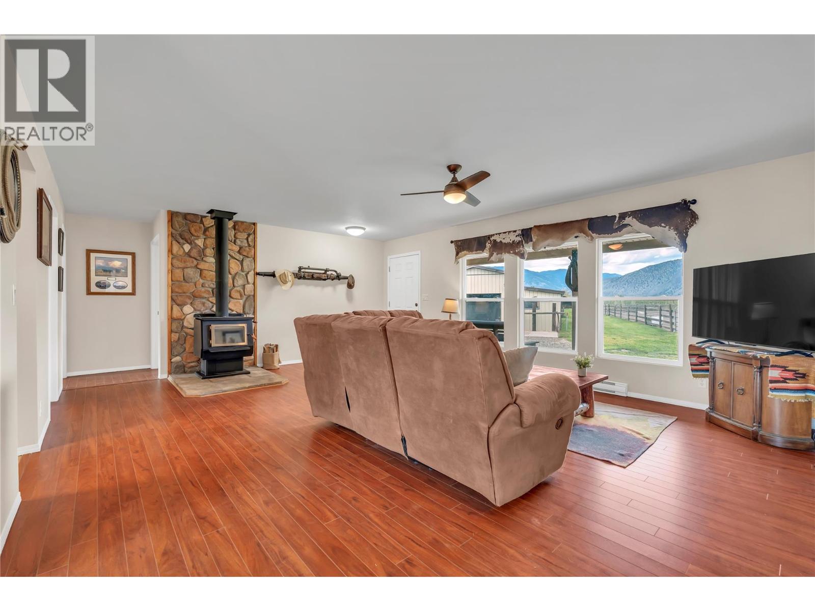 1911 Stewart Road, Cawston, British Columbia  V0X 1C1 - Photo 6 - 10385915