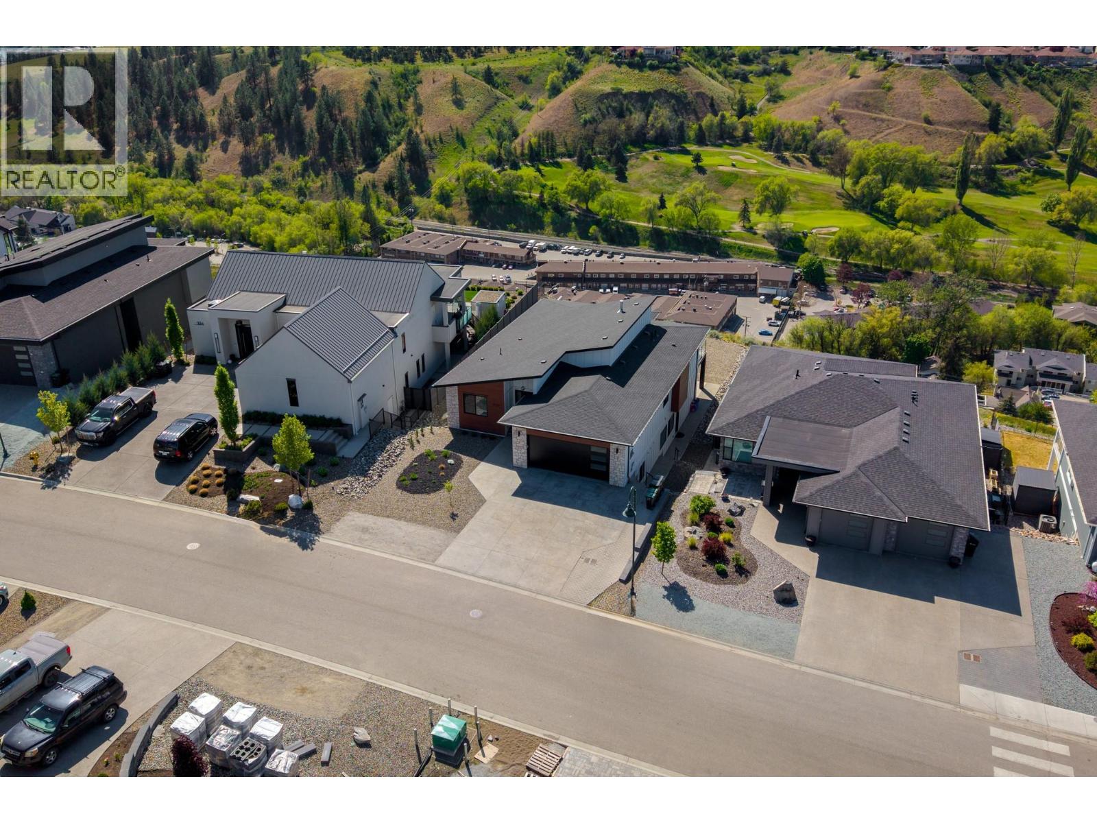 926 Mt Griffin Road, Vernon, British Columbia  V1B 0A5 - Photo 2 - 10385853