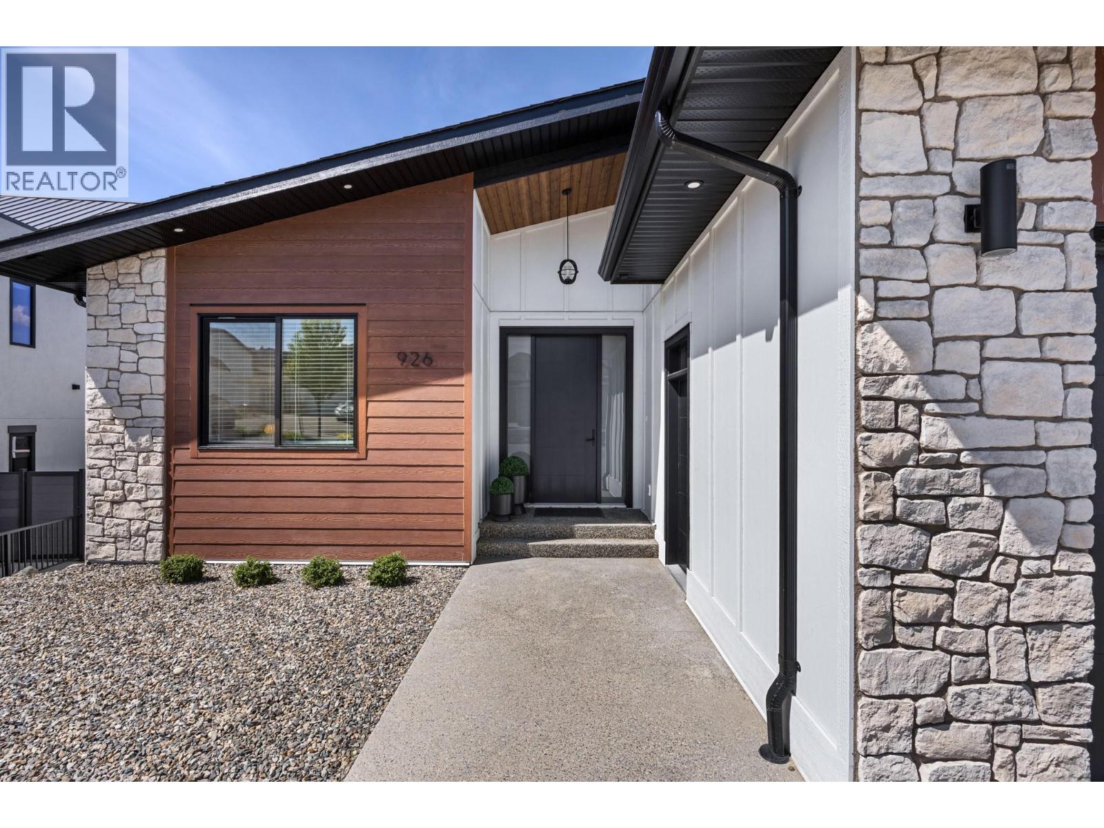 926 Mt Griffin Road, Vernon, British Columbia  V1B 0A5 - Photo 5 - 10385853