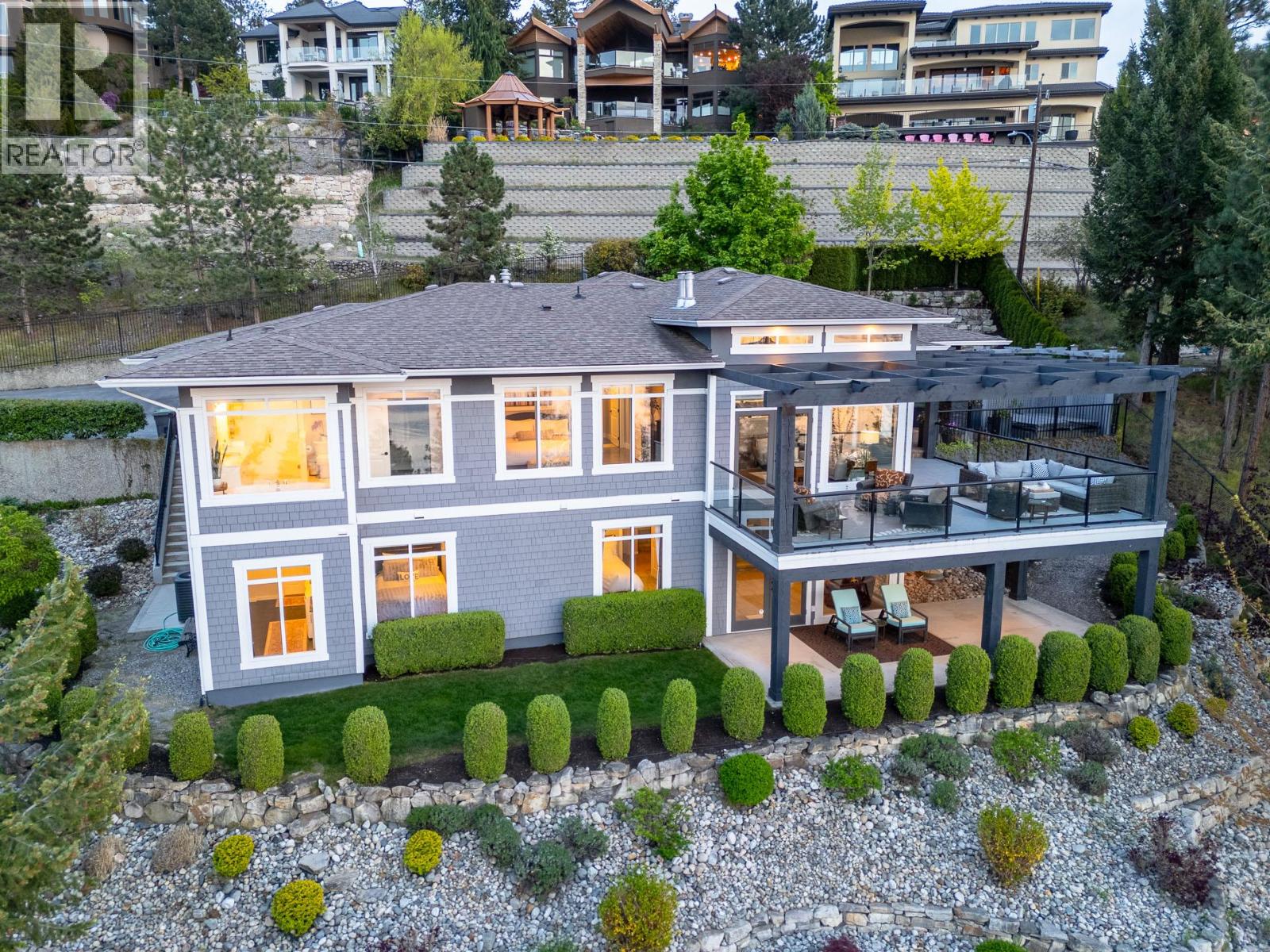 421 Edgemont Court, Kelowna, British Columbia  V1W 2Z4 - Photo 2 - 10384316