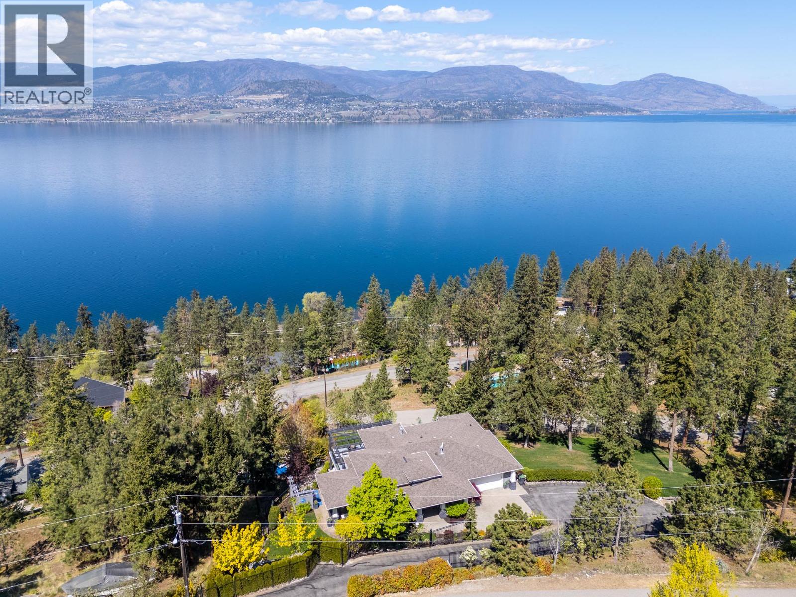 421 Edgemont Court, Kelowna, British Columbia  V1W 2Z4 - Photo 5 - 10384316