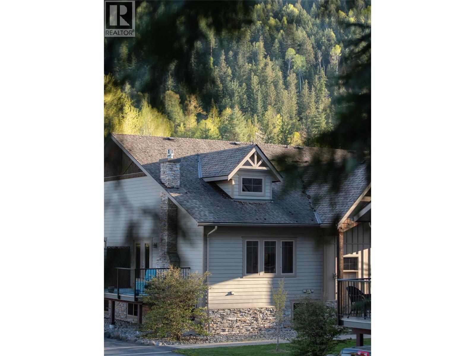1901 Choquette Avenue Unit# 404, Nelson, British Columbia  V1L 7B8 - Photo 2 - 10385838
