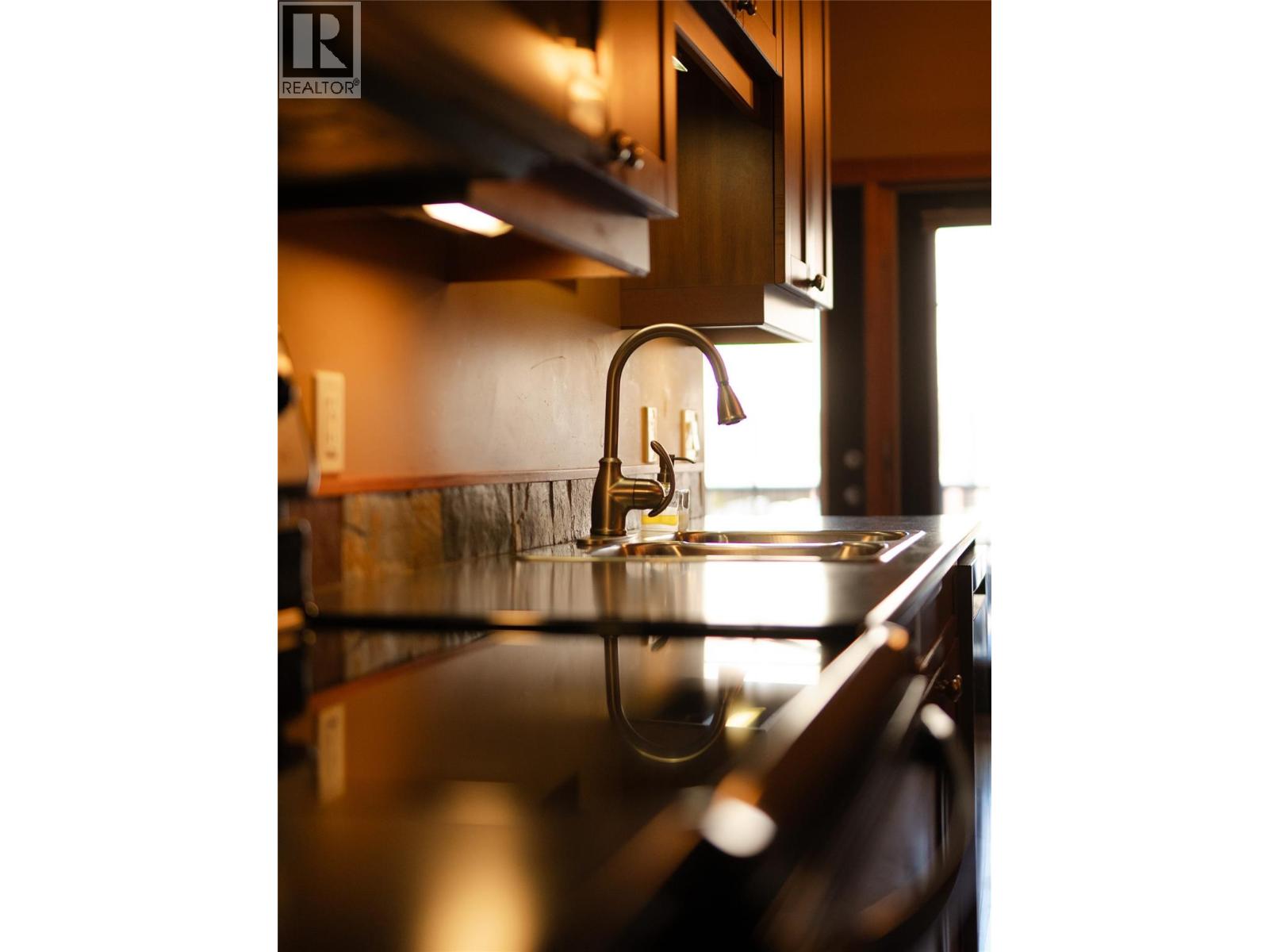 1901 Choquette Avenue Unit# 404, Nelson, British Columbia  V1L 7B8 - Photo 21 - 10385838