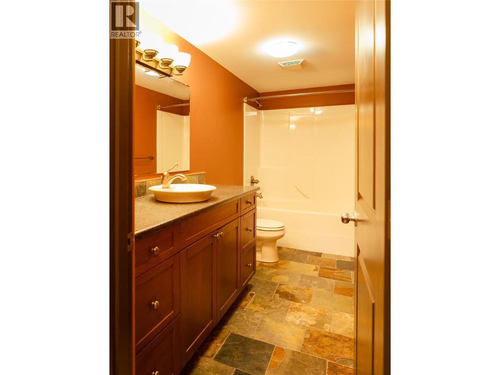 1901 Choquette Avenue Unit# 404, Nelson, British Columbia  V1L 7B8 - Photo 40 - 10385838
