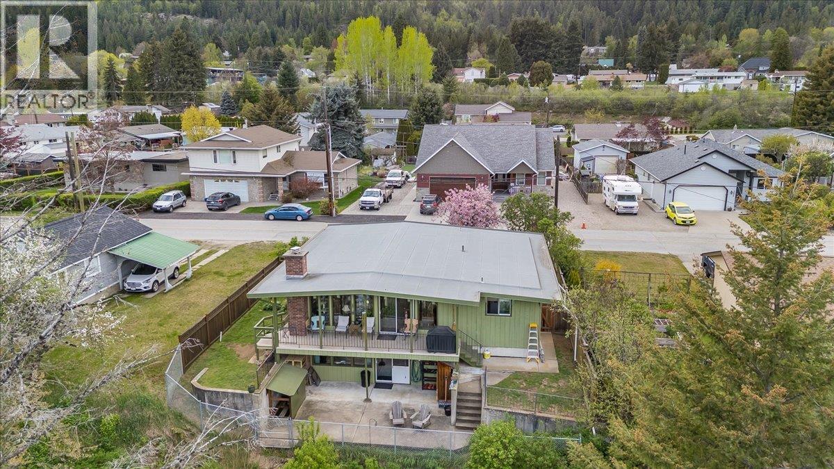 2641 4th Avenue, Castlegar, British Columbia  V1N 2S1 - Photo 10 - 10385830