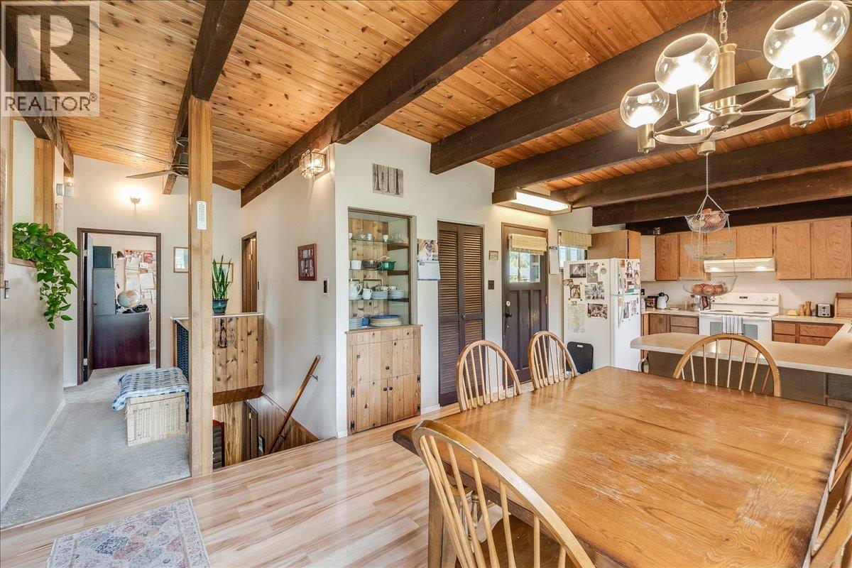 2641 4th Avenue, Castlegar, British Columbia  V1N 2S1 - Photo 18 - 10385830