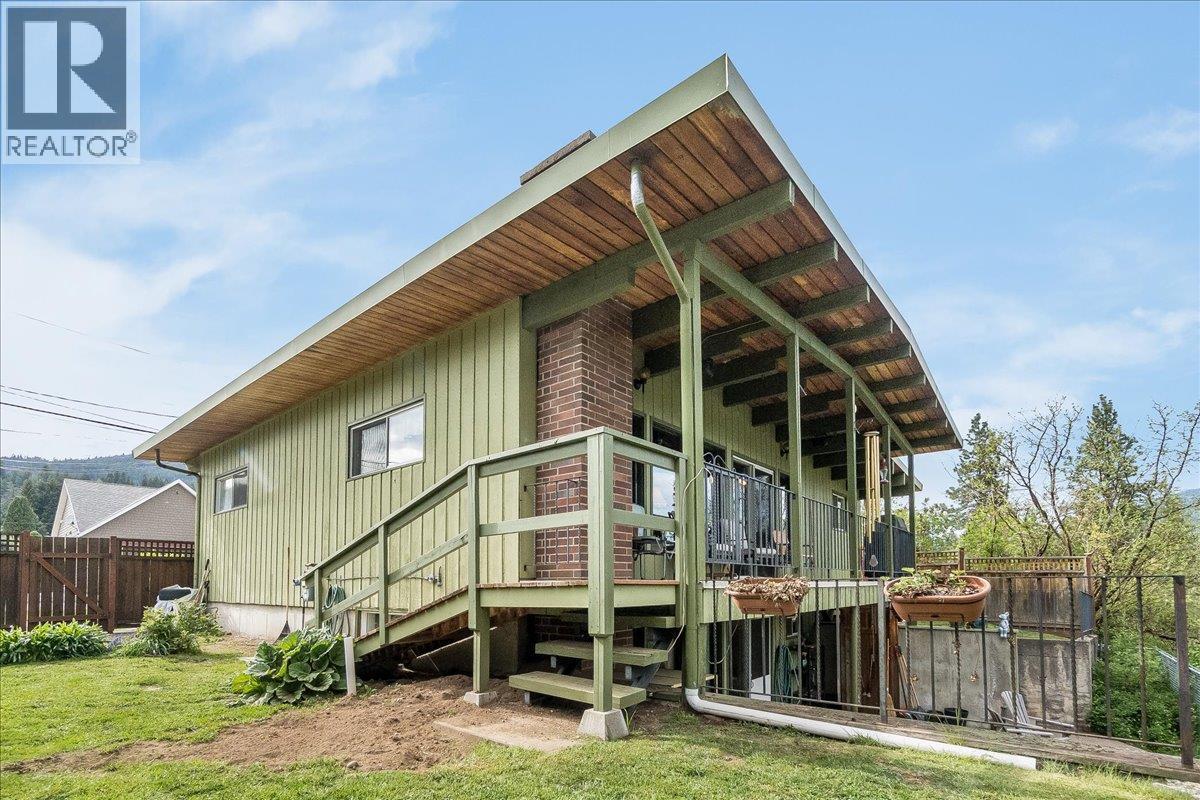 2641 4th Avenue, Castlegar, British Columbia  V1N 2S1 - Photo 31 - 10385830