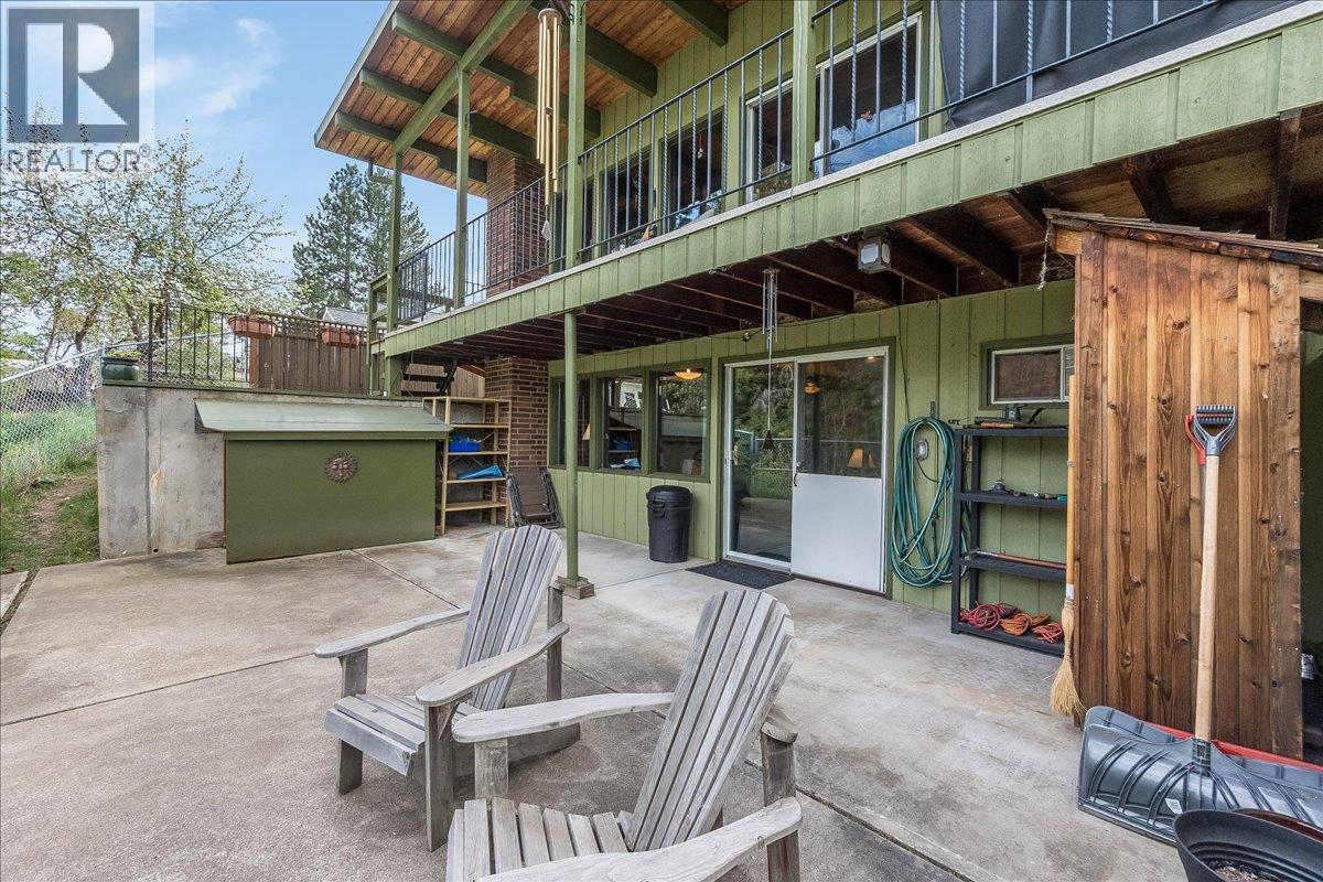 2641 4th Avenue, Castlegar, British Columbia  V1N 2S1 - Photo 32 - 10385830