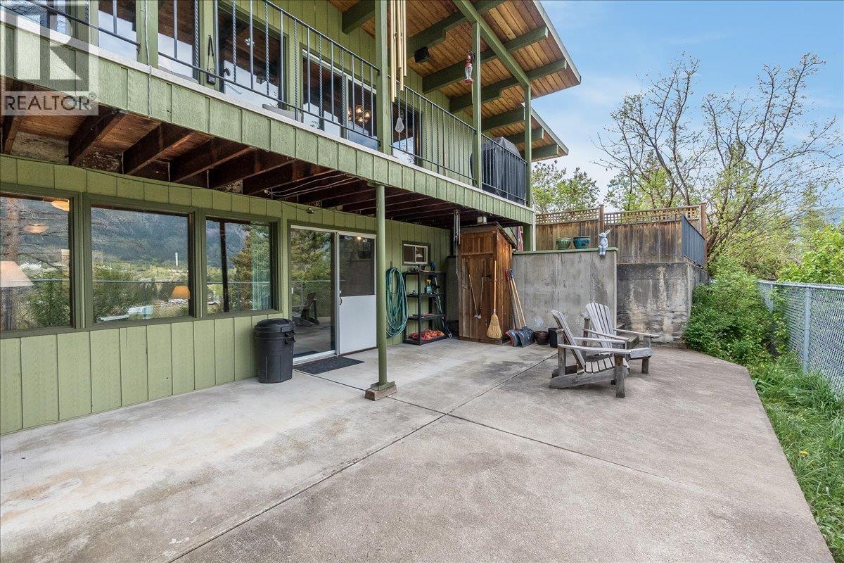 2641 4th Avenue, Castlegar, British Columbia  V1N 2S1 - Photo 33 - 10385830