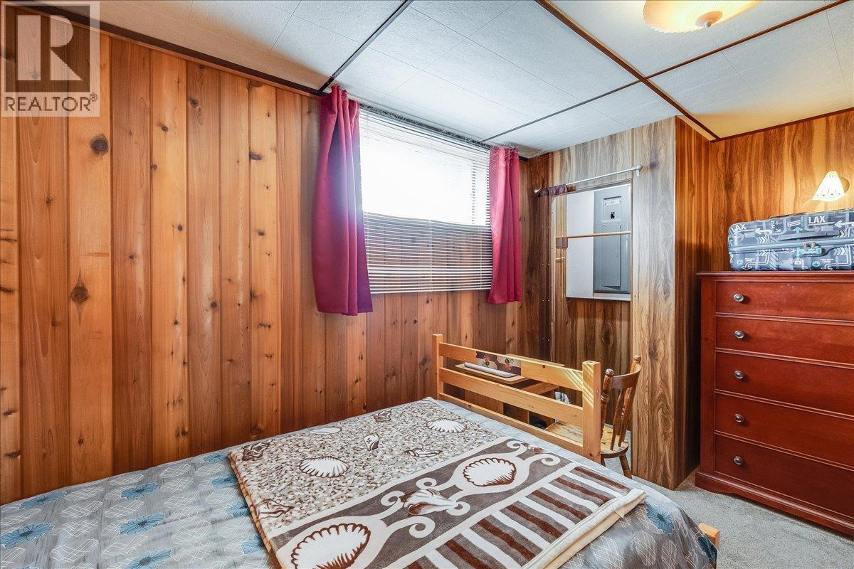 2641 4th Avenue, Castlegar, British Columbia  V1N 2S1 - Photo 39 - 10385830