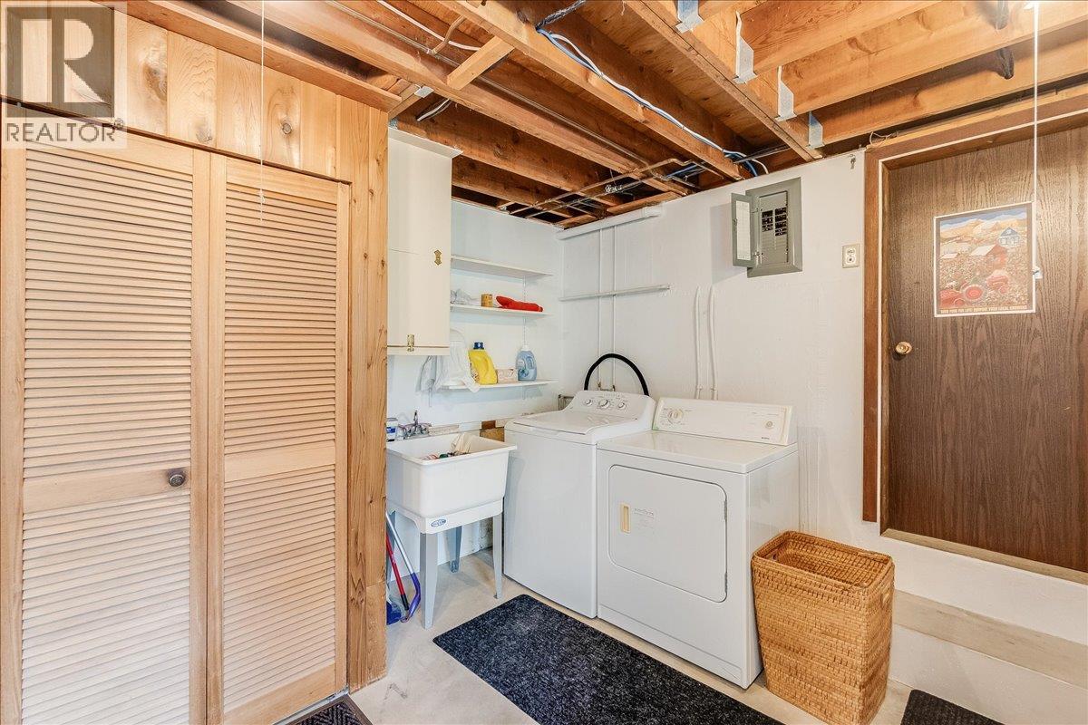 2641 4th Avenue, Castlegar, British Columbia  V1N 2S1 - Photo 42 - 10385830