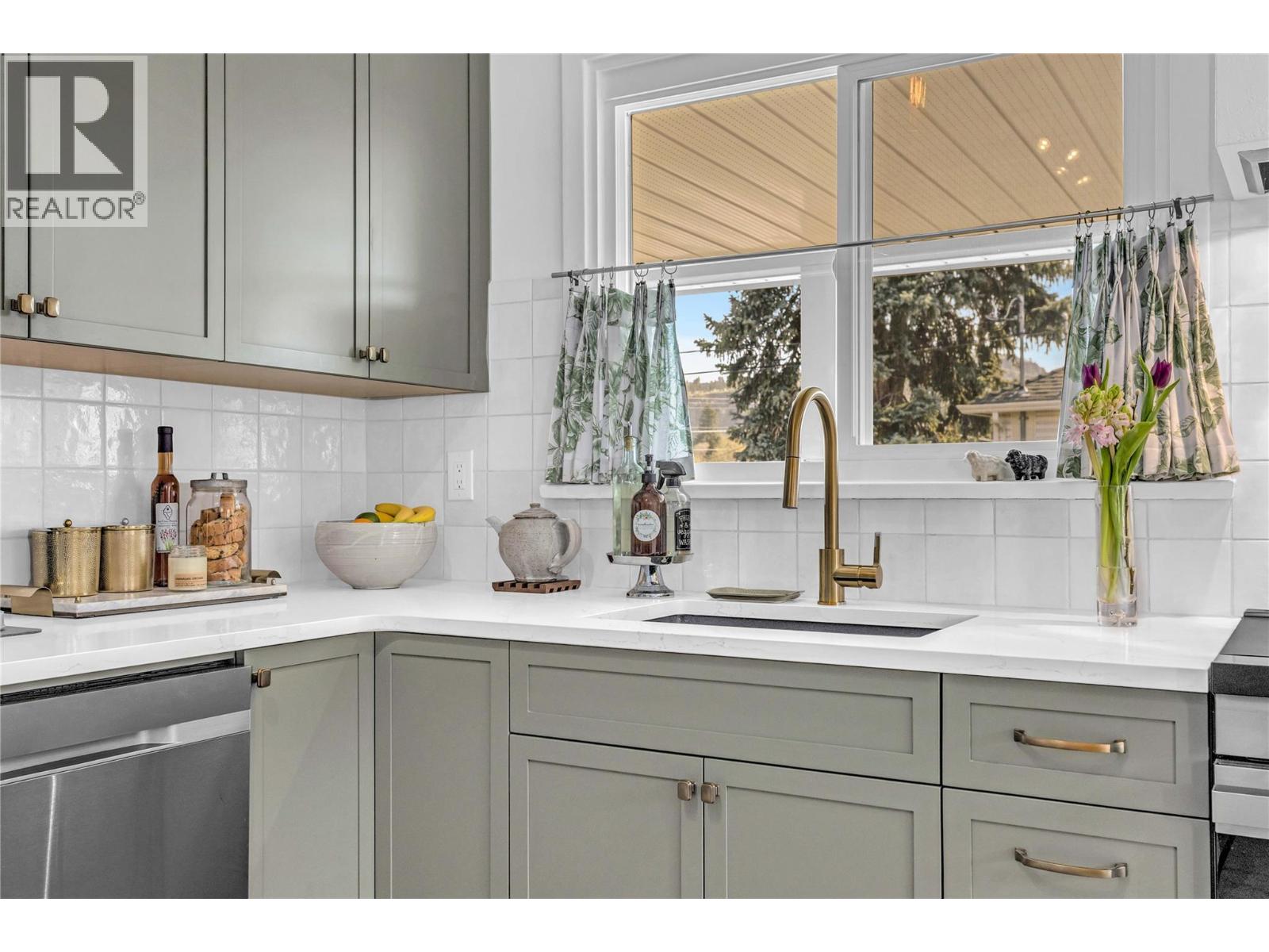 1347 Highland Drive S, Kelowna, British Columbia  V1Y 3V9 - Photo 14 - 10383532
