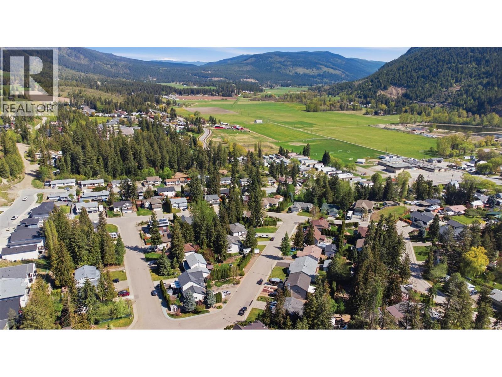 2239 Linea Crescent, Lumby, British Columbia  V0E 2G0 - Photo 10 - 10385866