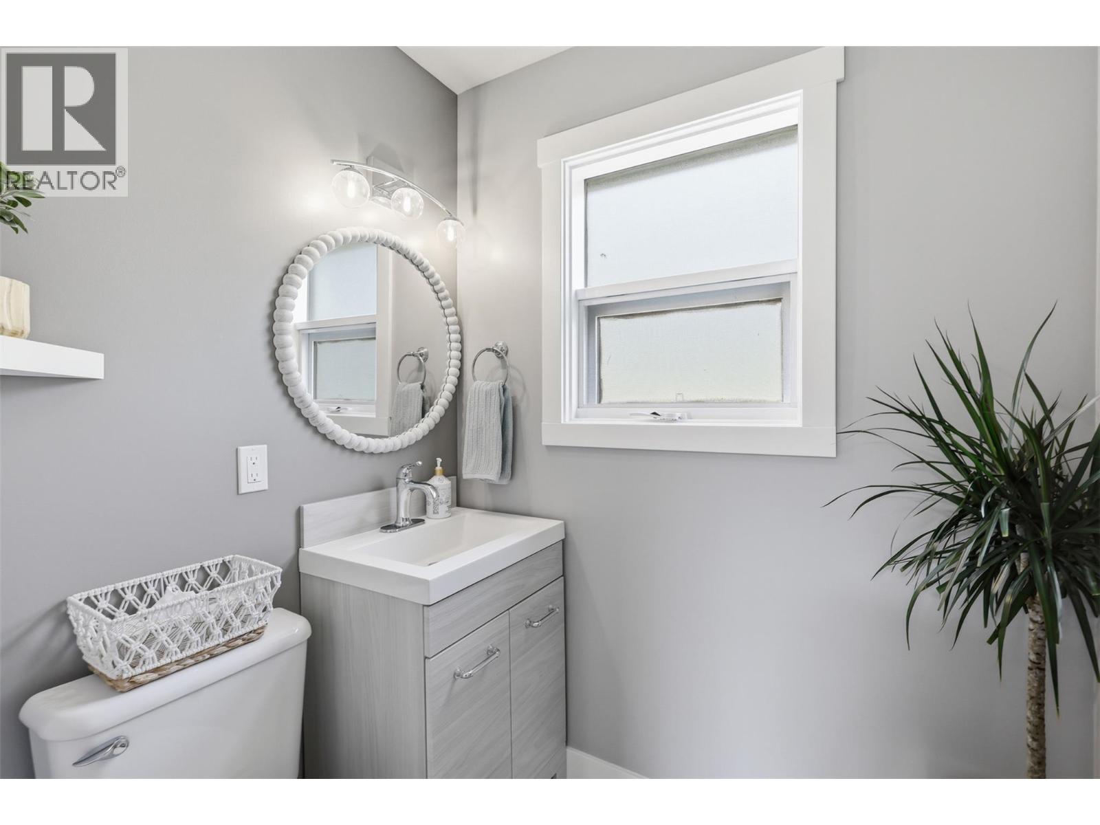 3335 Shuswap Road, Kamloops, British Columbia  V2H 1T2 - Photo 34 - 10385969