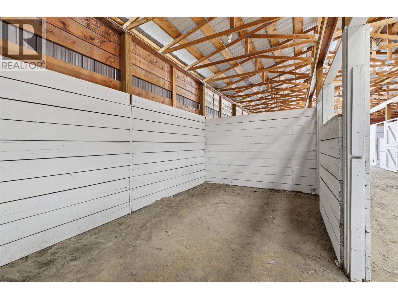 3335 Shuswap Road, Kamloops, British Columbia  V2H 1T2 - Photo 70 - 10385969