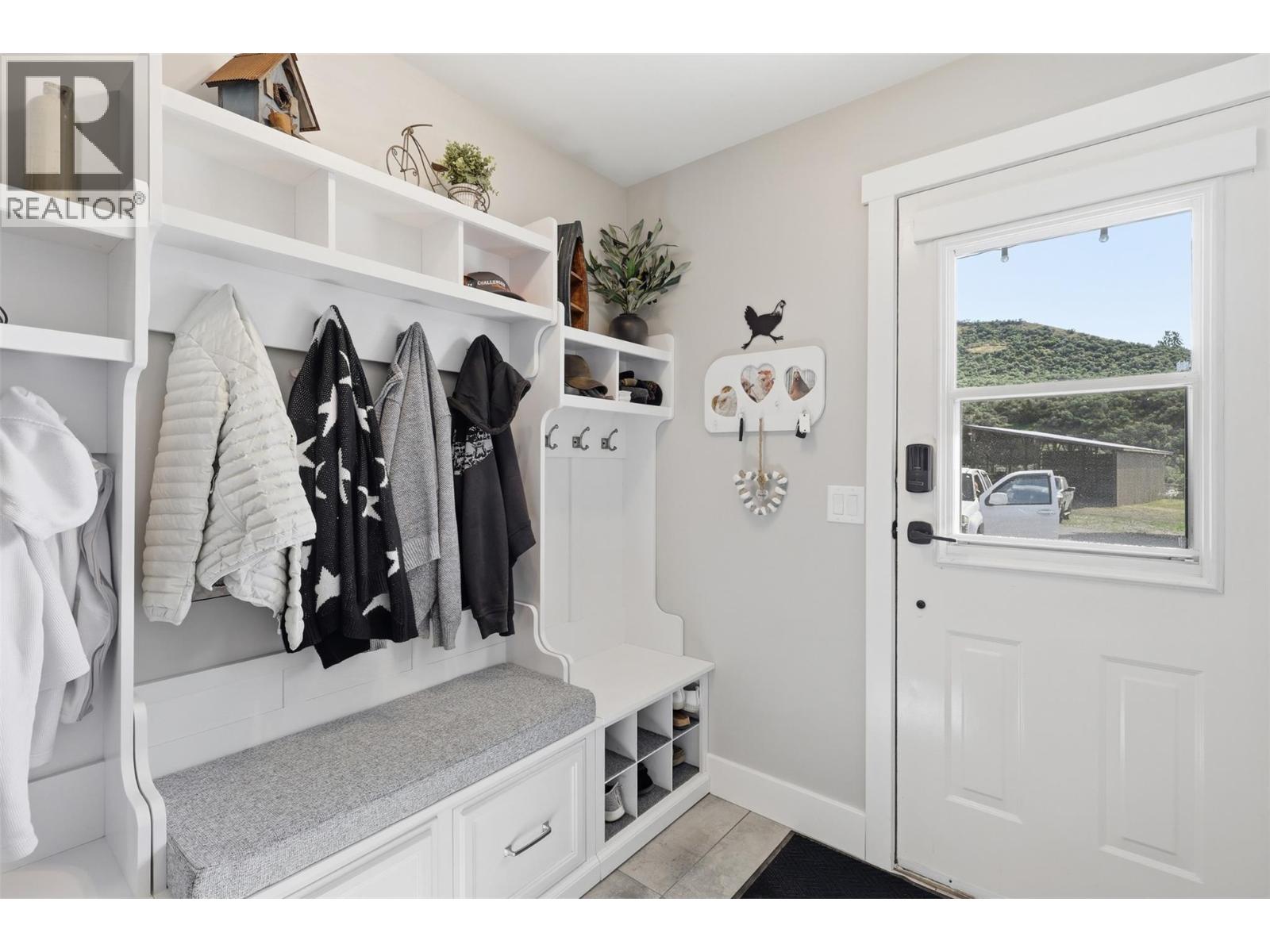 3335 Shuswap Road, Kamloops, British Columbia  V2H 1T2 - Photo 36 - 10385955