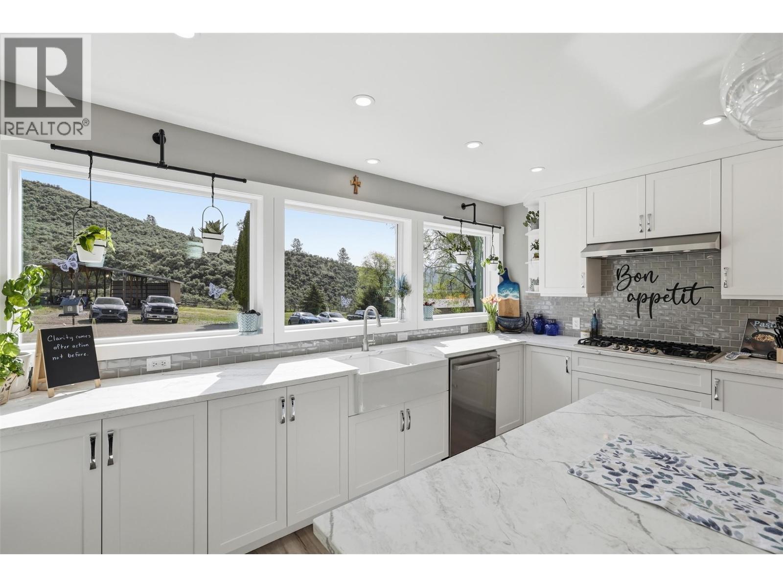 3335 Shuswap Road, Kamloops, British Columbia  V2H 1T2 - Photo 7 - 10385955