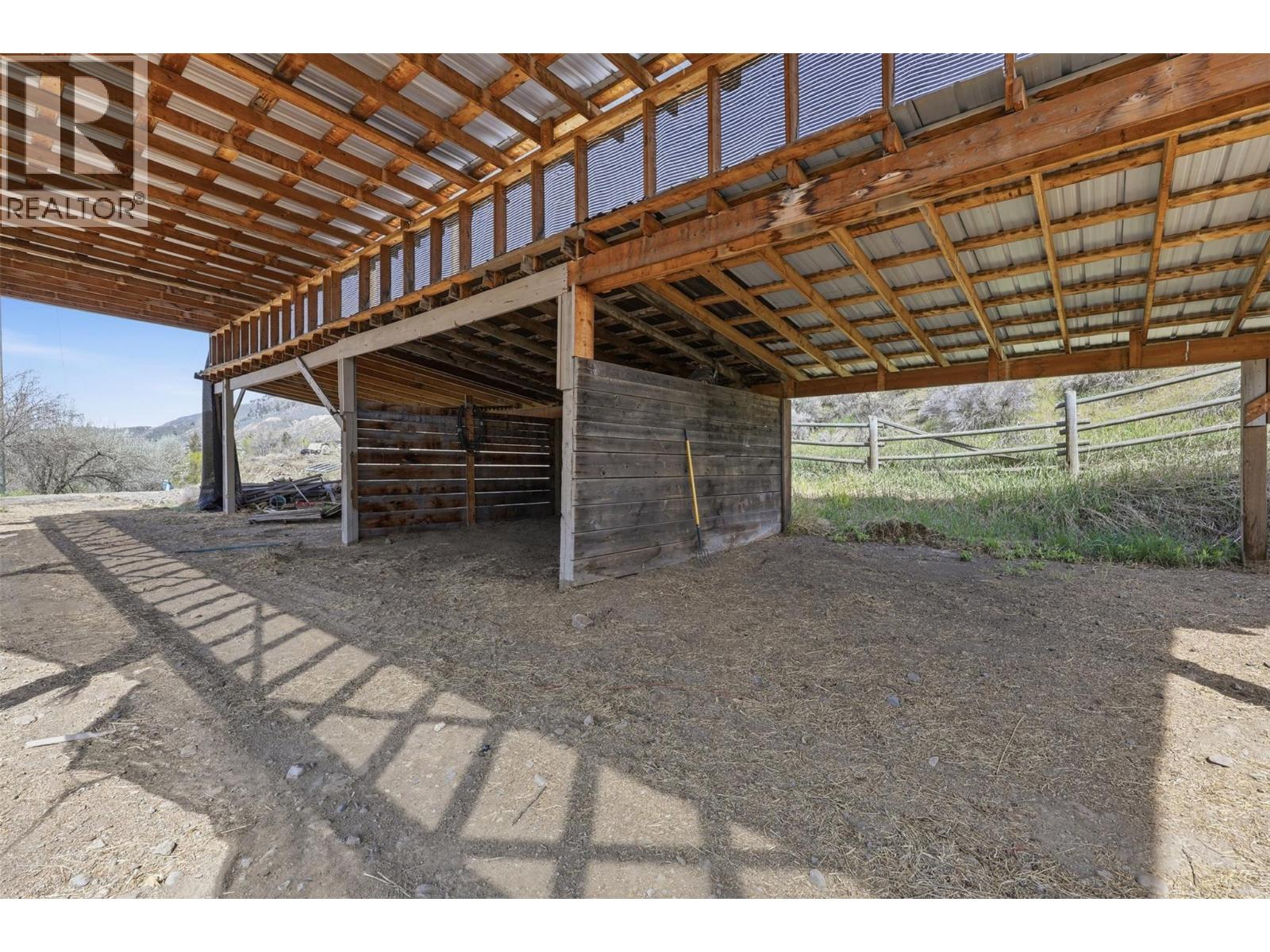 3335 Shuswap Road, Kamloops, British Columbia  V2H 1T2 - Photo 80 - 10385955