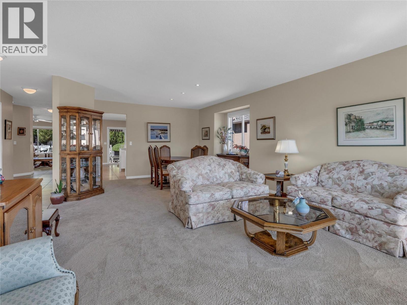 443 Ridge Place, Penticton, British Columbia  V2A 8N7 - Photo 5 - 10382960