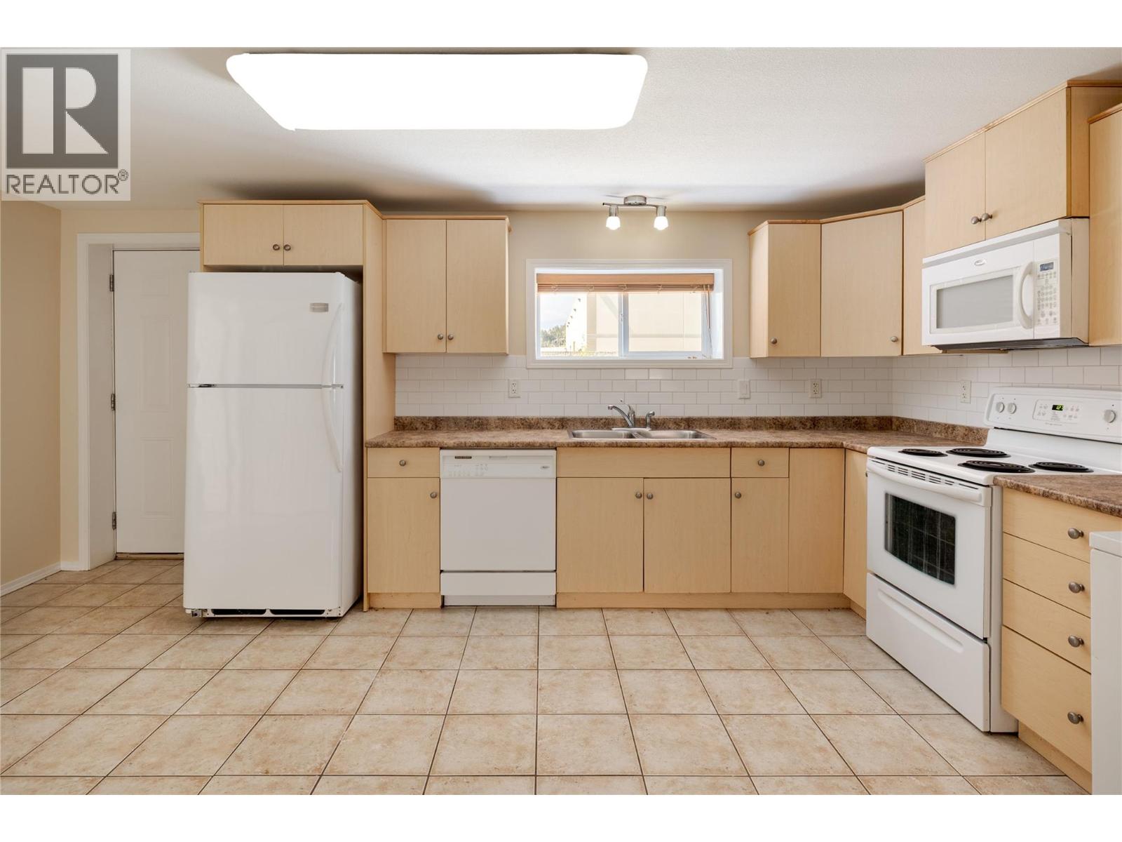 940 Mayfair Road, Kelowna, British Columbia  V1X 5G8 - Photo 29 - 10384512