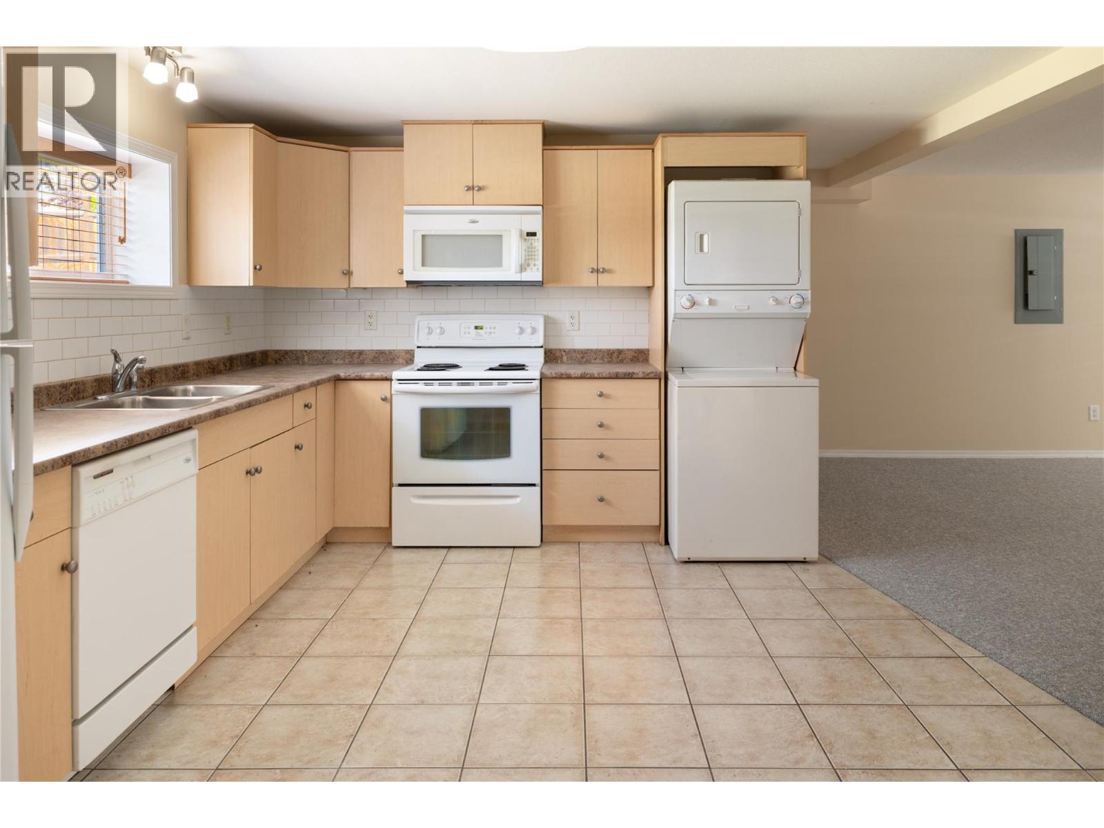 940 Mayfair Road, Kelowna, British Columbia  V1X 5G8 - Photo 30 - 10384512