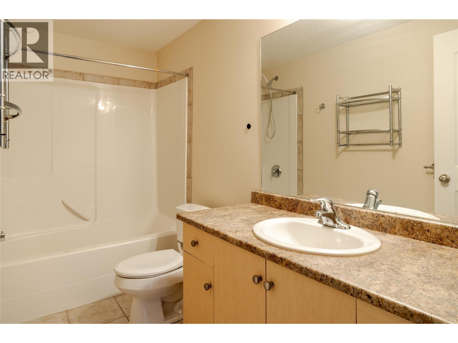 940 Mayfair Road, Kelowna, British Columbia  V1X 5G8 - Photo 31 - 10384512