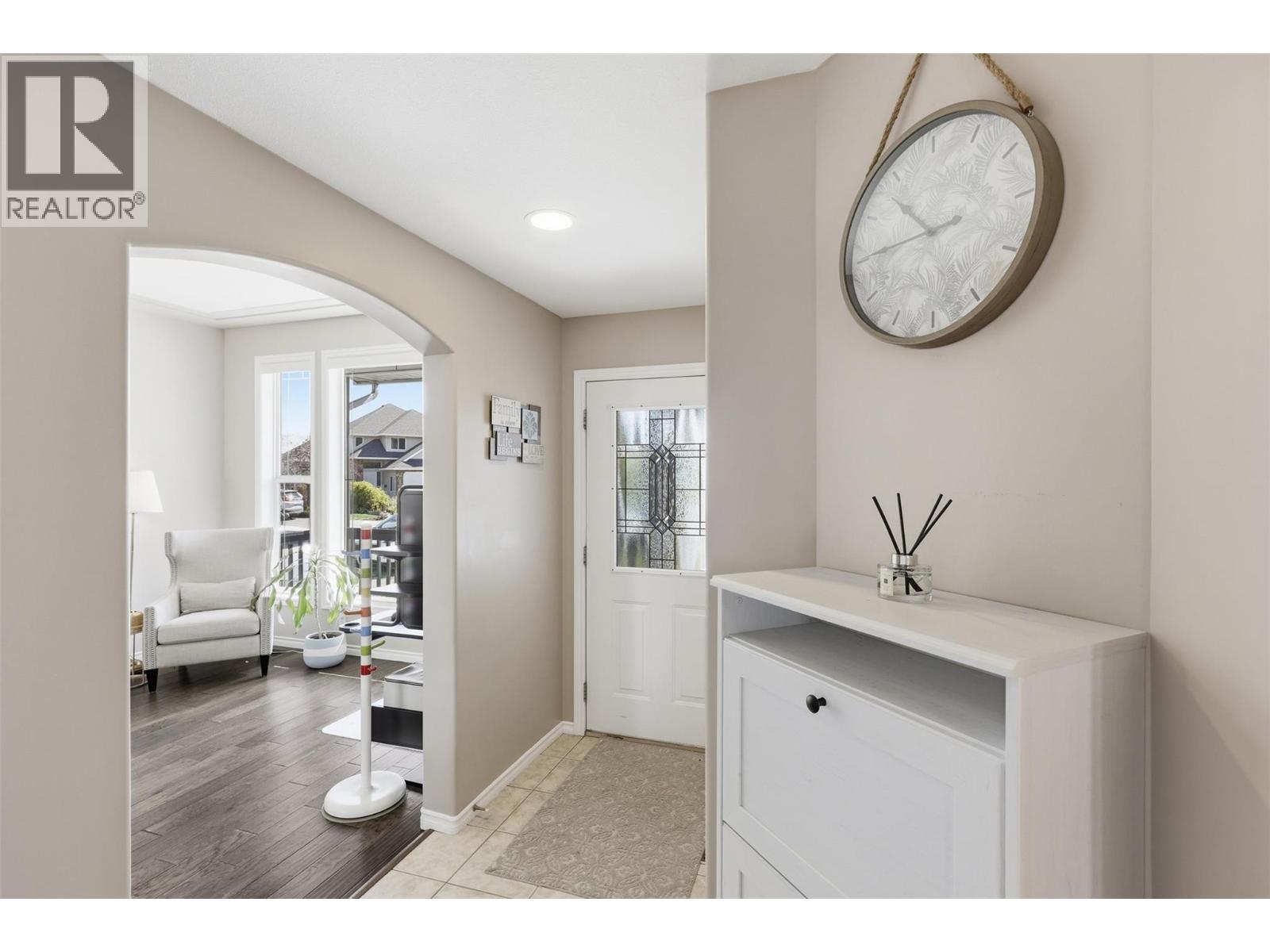 827 Bramble Place, Kamloops, British Columbia  V1S 1Y6 - Photo 4 - 10385993