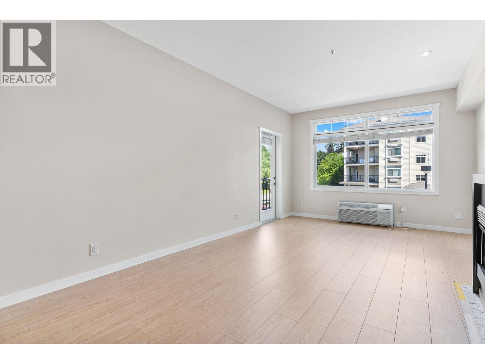 1350 Ridgeway Drive Unit# 202, Kelowna, British Columbia  V1Y 9T8 - Photo 3 - 10385967