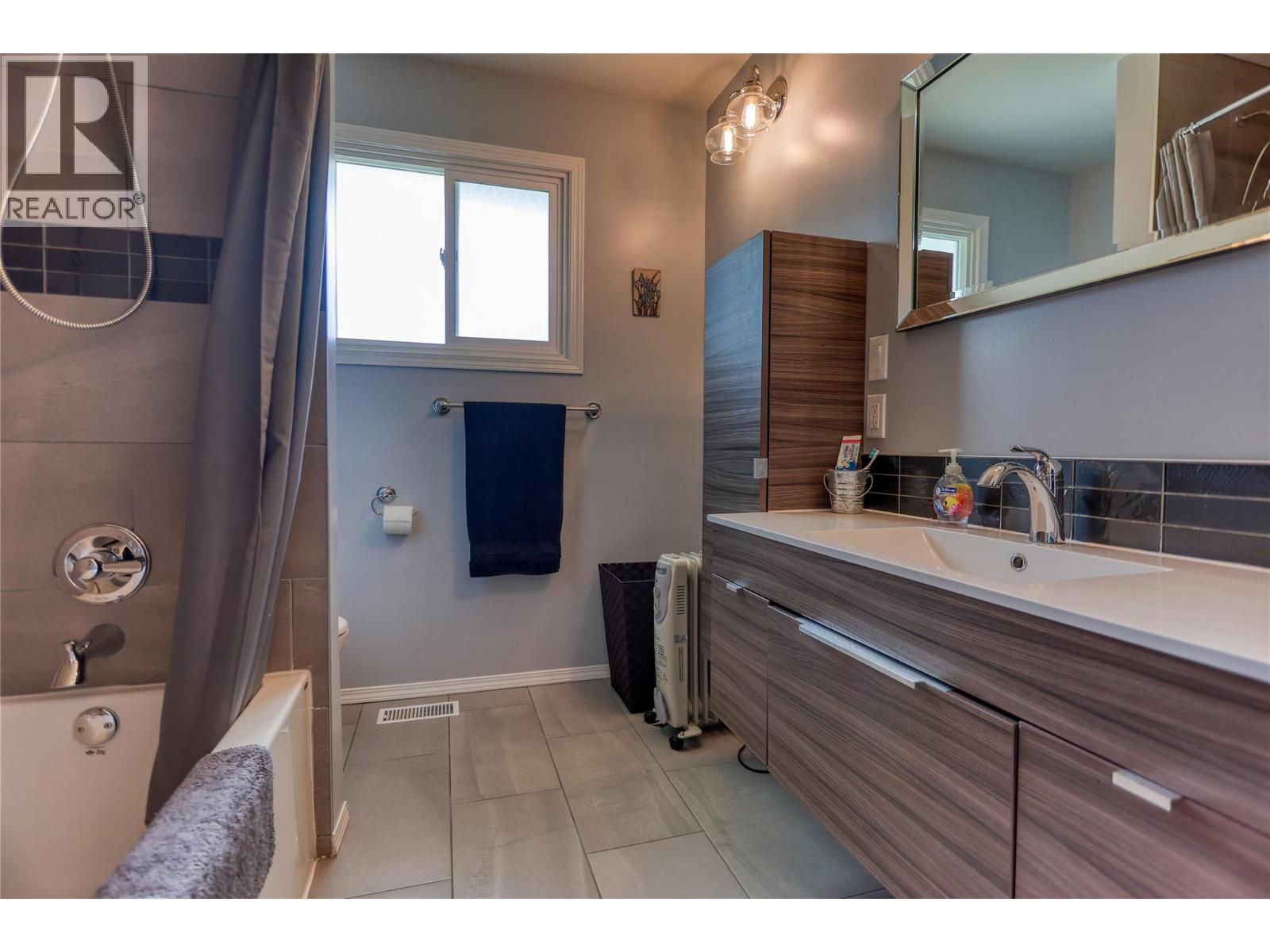 729 Lynnwood Crescent, Castlegar, British Columbia  V1N 1E4 - Photo 12 - 10384852