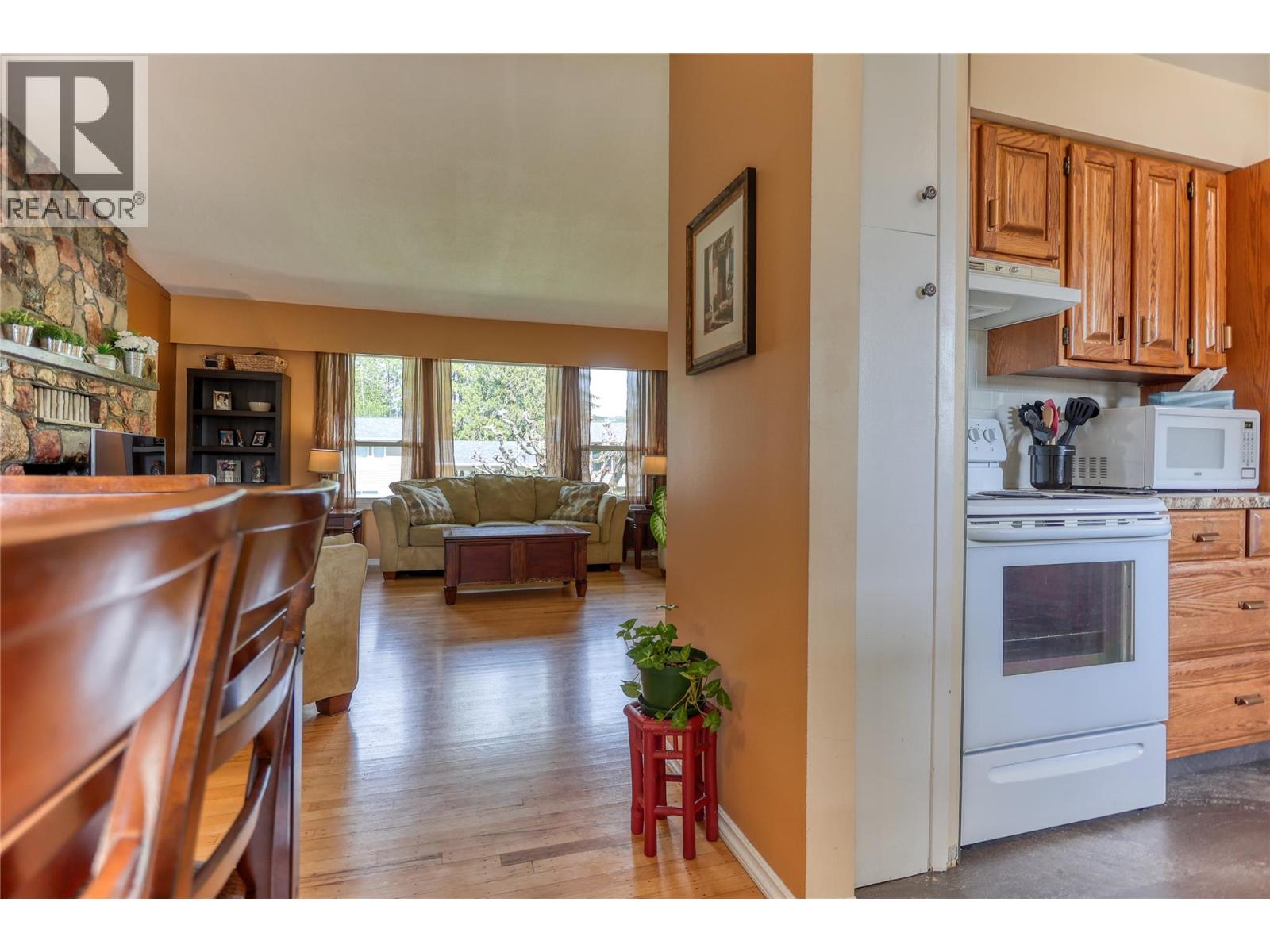 729 Lynnwood Crescent, Castlegar, British Columbia  V1N 1E4 - Photo 7 - 10384852