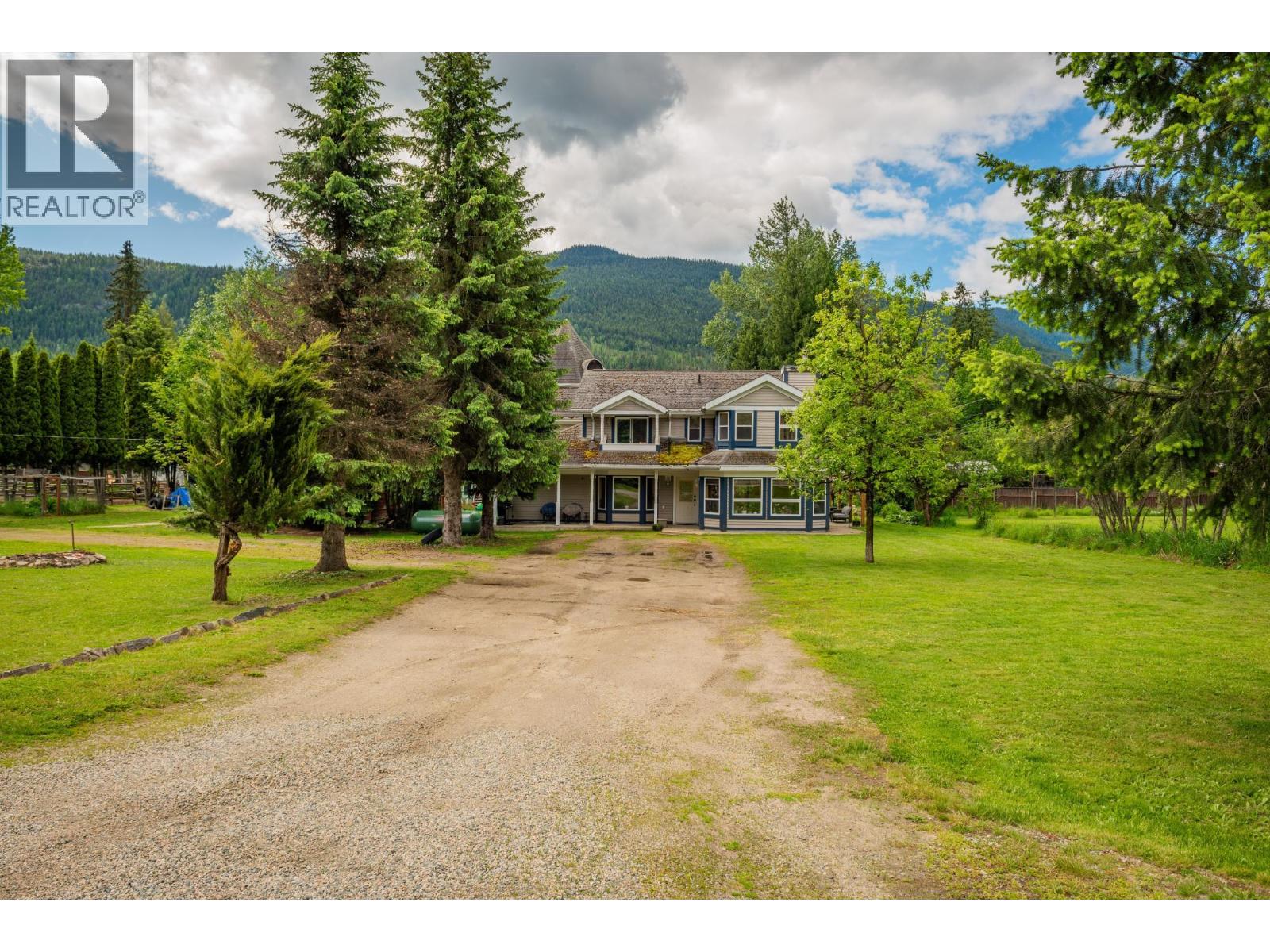 3452 Cemetery Road, Krestova, British Columbia  V0G 1H2 - Photo 3 - 10385793