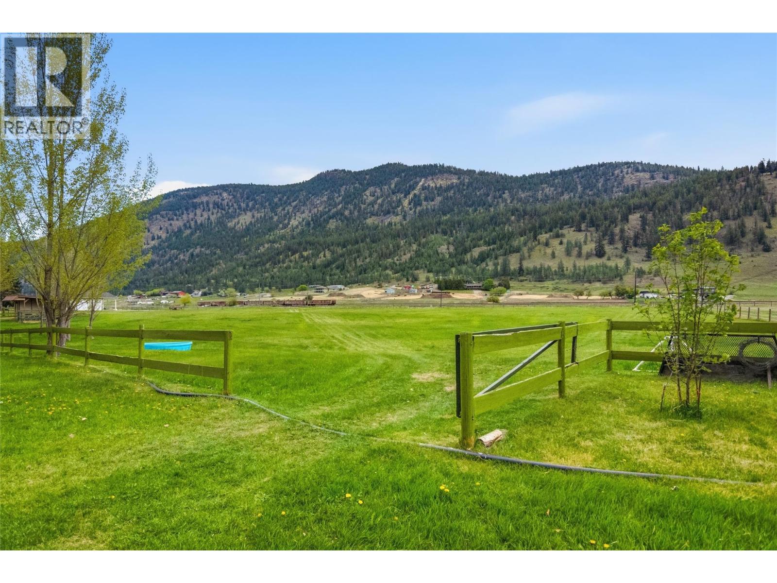 8753 Veteran Road, Vavenby, British Columbia  V0E 1Z2 - Photo 24 - 10385506